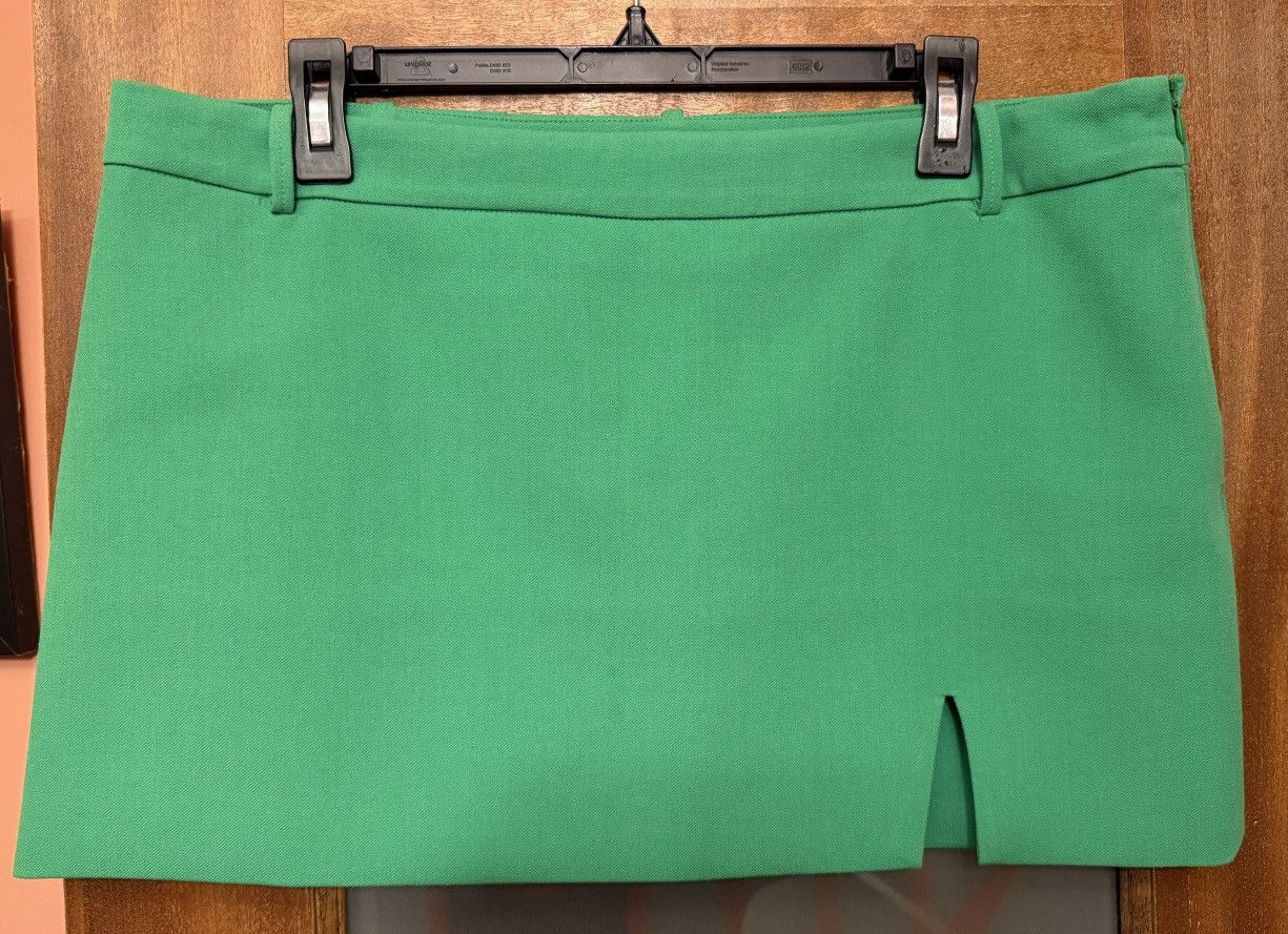 Zara Zara Woman Bright Green Lined Very Mini Skirt Split Hem Size 36" / US 14 / IT 50 - 1 Thumbnail