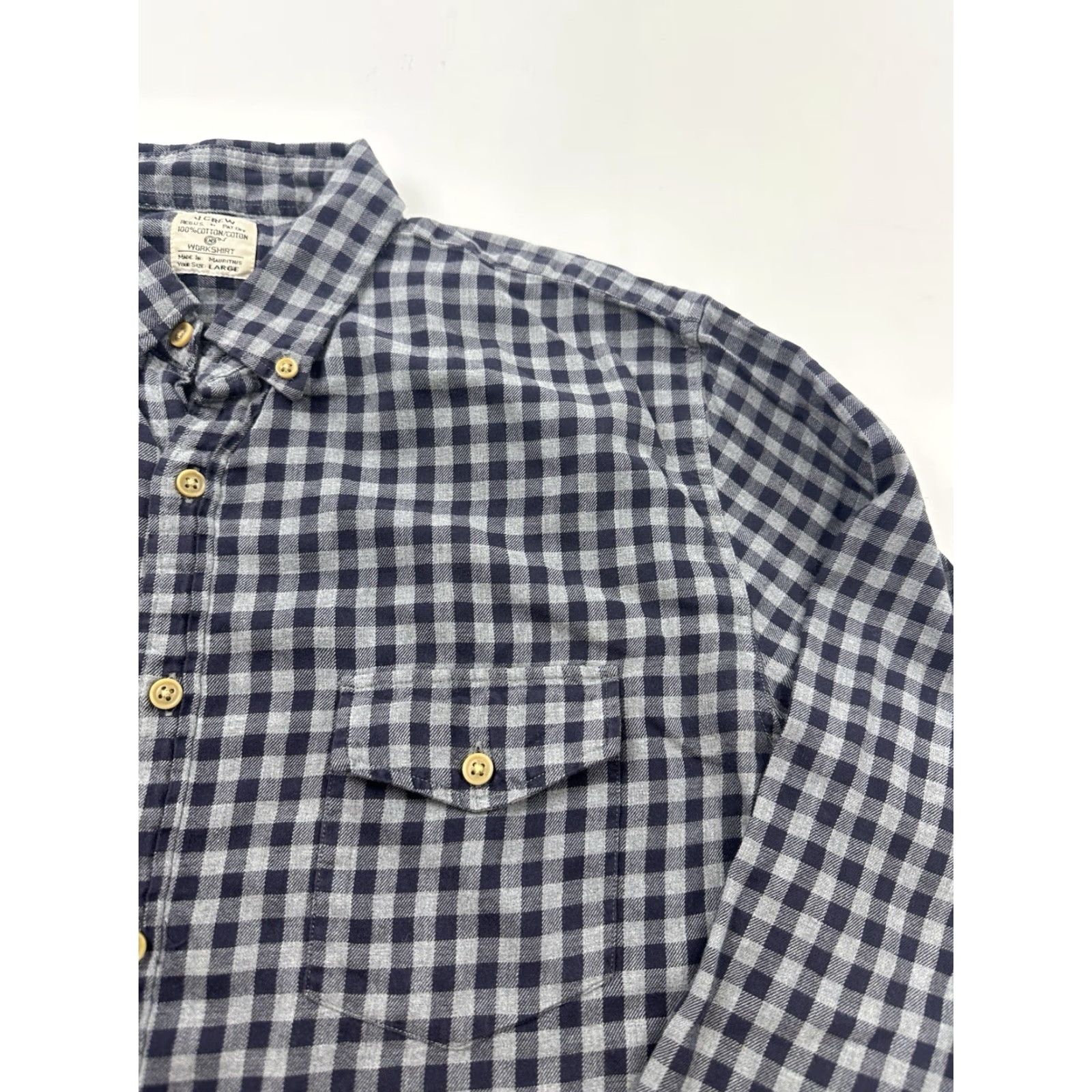 J.Crew J.Crew Shirt Mens Large Gray Plaid Workshirt Button Long Sleeve Size US L / EU 52-54 / 3 - 3 Thumbnail