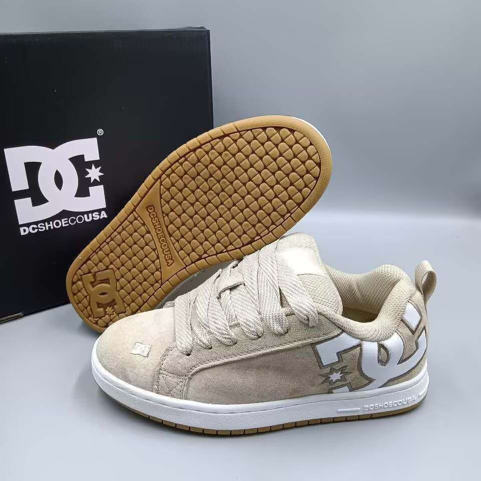 DC dc graffik skater shoes Size US 8 / EU 41 - 2 Thumbnail