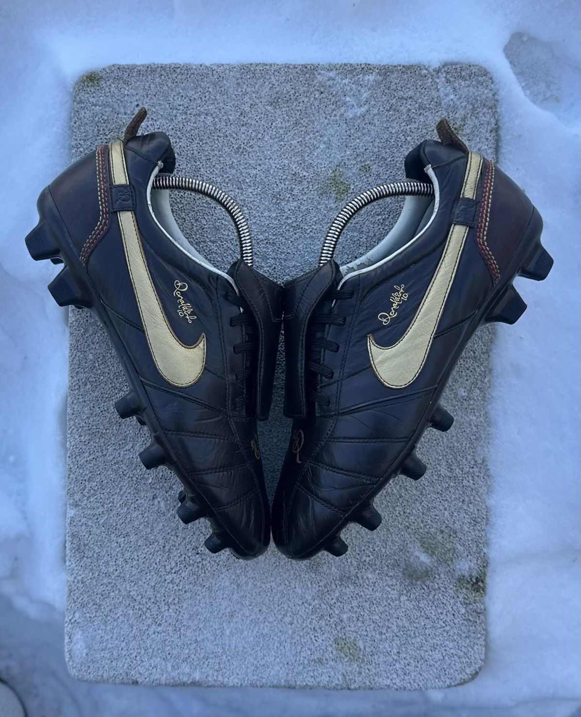 Nike 2006 NIKE TIEMPO RONALDINHO FG R10 SOCCER BOOTS CLEATS US 9 Size US 9 / EU 42 - 1 Thumbnail