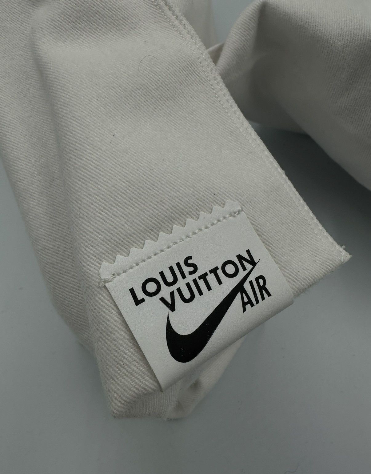Louis Vuitton Louis Vuitton x Nike Air Force Size US 8 / EU 41 - 20 Thumbnail