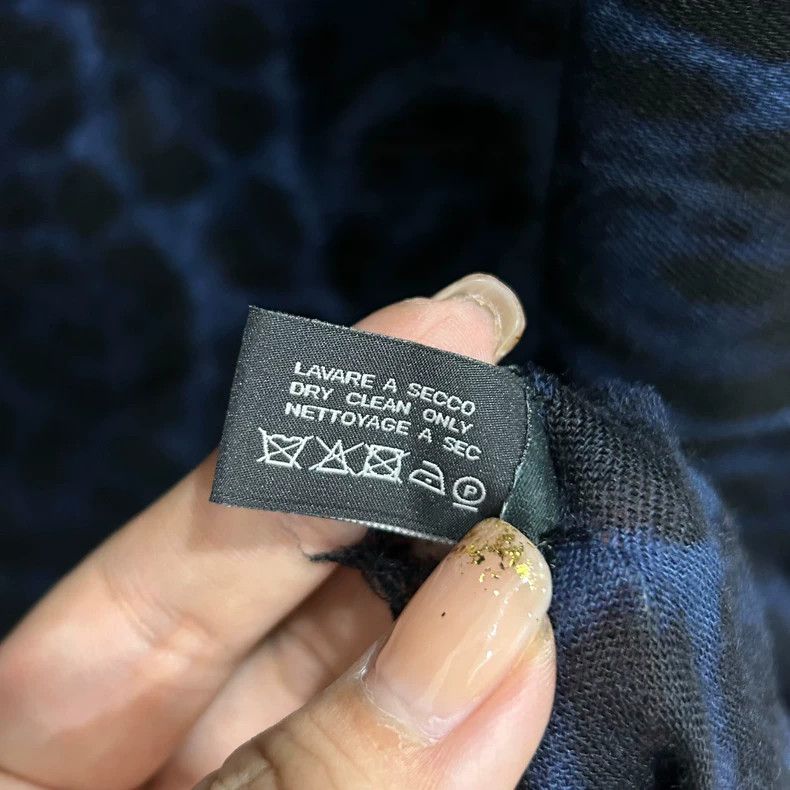 Saint Laurent Paris Saint laurent paris Leopard print cashmere scarf 2506-Nexta Size ONE SIZE - 4 Thumbnail