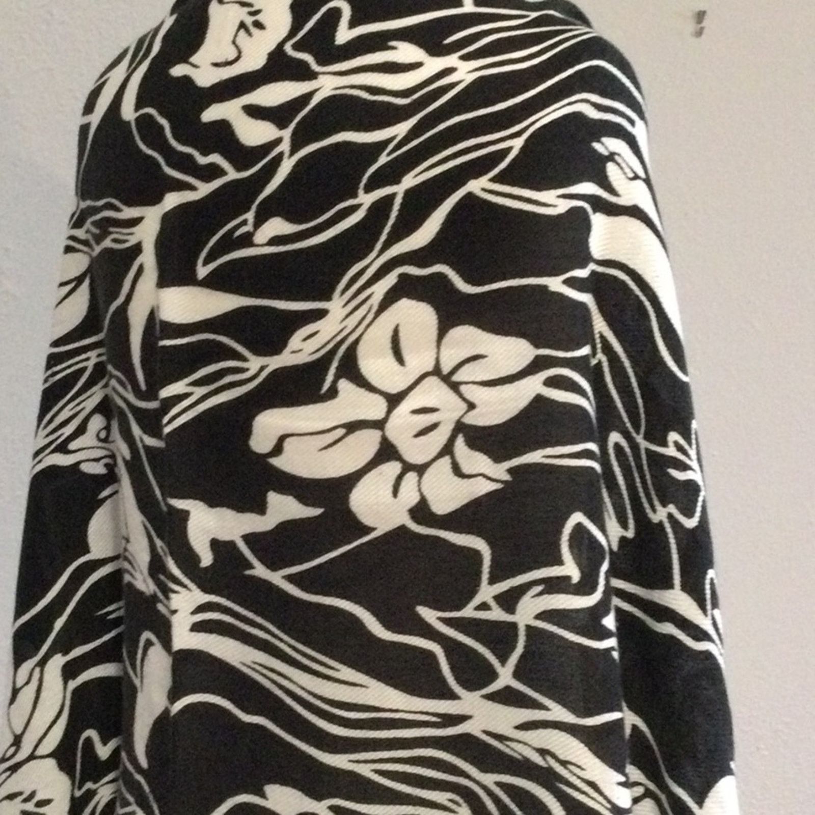 Other Black and White Floral Scarf Wrap w/ Fringe Trim Size ONE SIZE - 6 Thumbnail