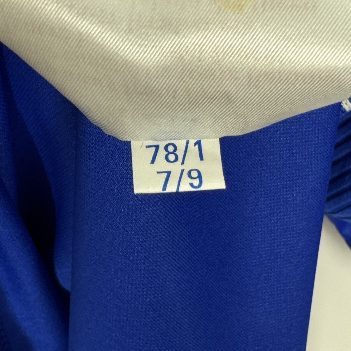 Umbro CHELSEA 1999 2000 HOME FOOTBALL SHIRT SOCCER #9 HASSELBAINK Size US XL / EU 56 / 4 - 6 Thumbnail