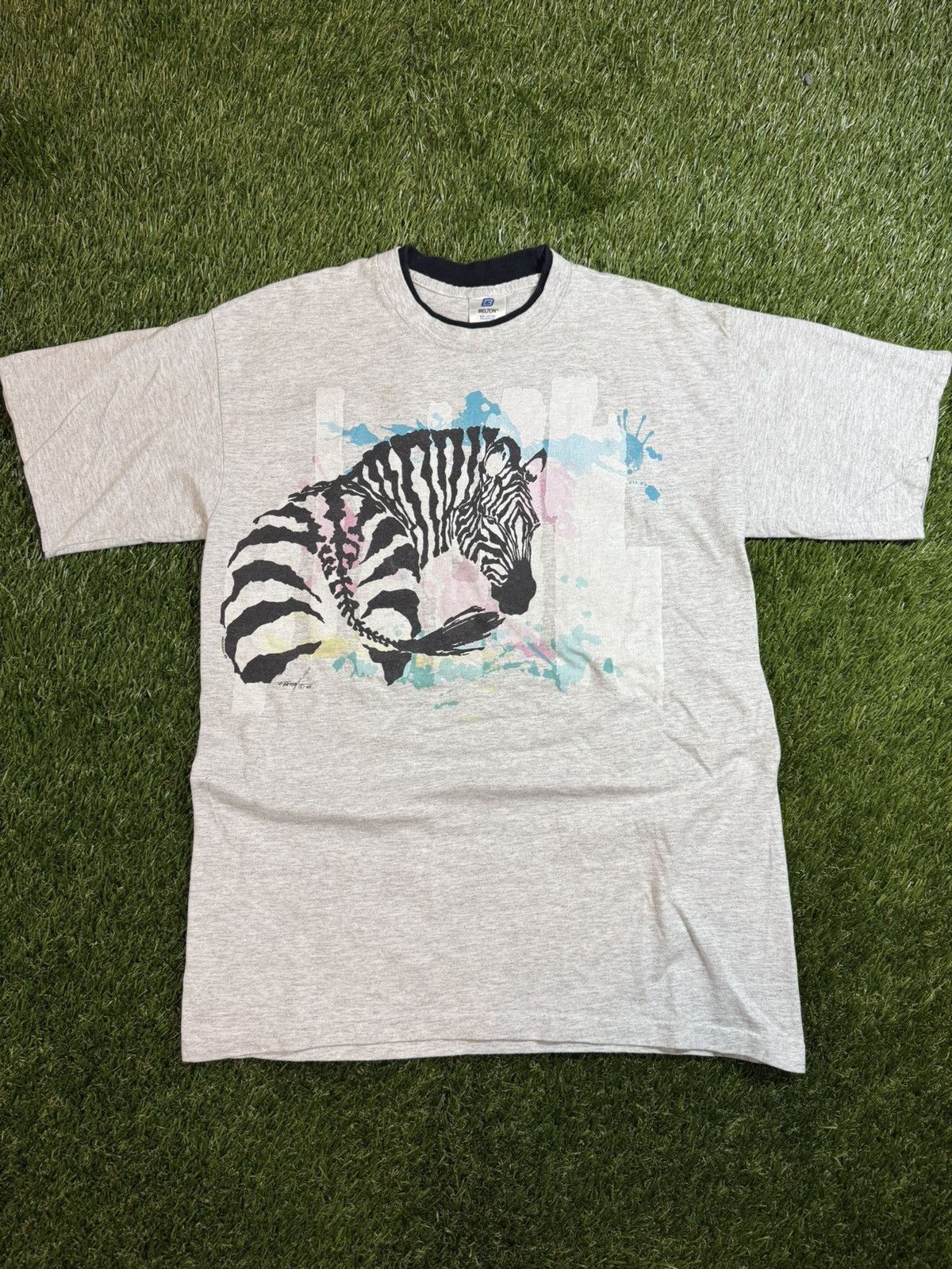 Vintage Vintage 90s Zebra Vibrant Wraparound Nature Animal Tee Size US L / EU 52-54 / 3 - 1 Thumbnail