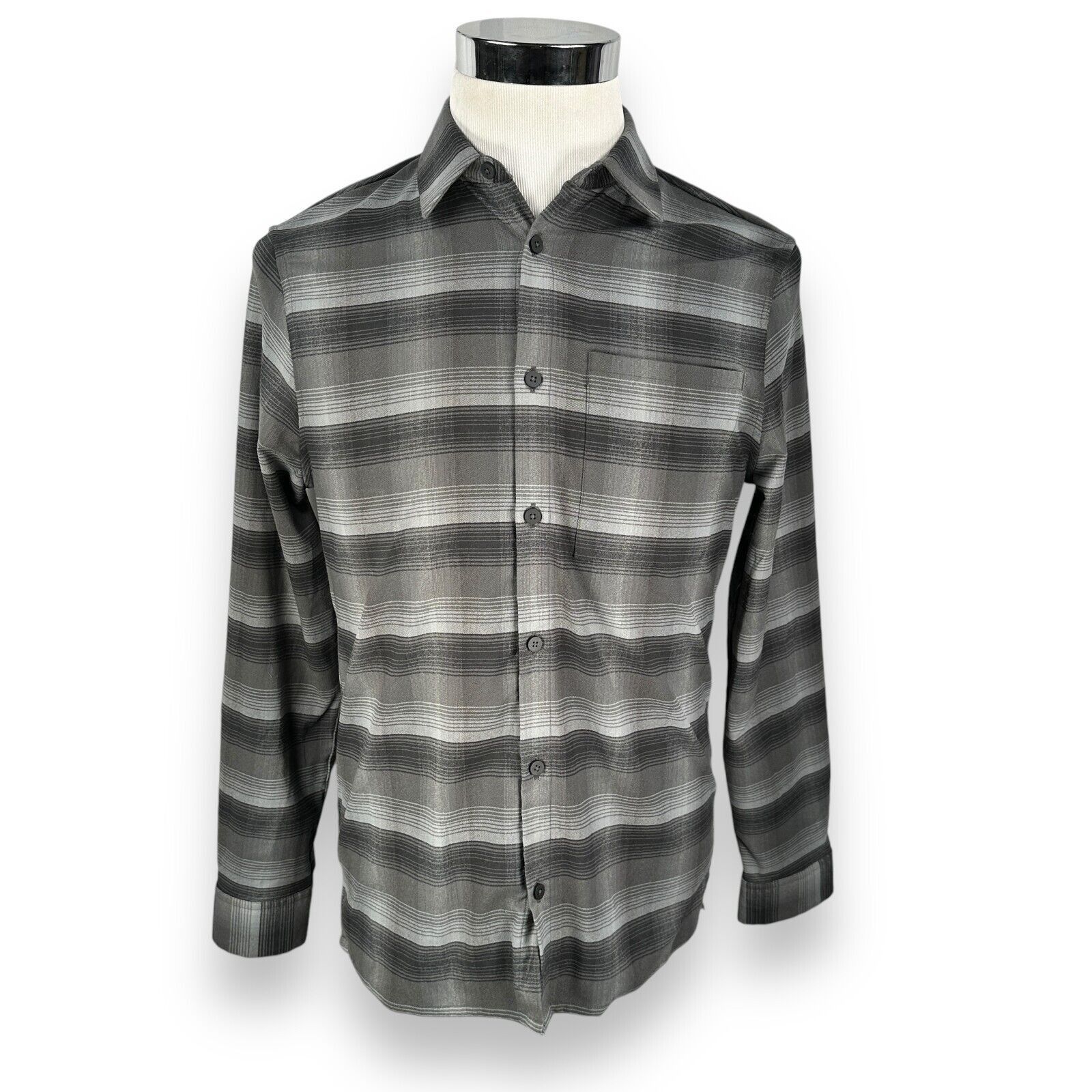 Lululemon Lululemon Masons Peak Flannel Shirt Men’s S Gray Button Size US S / EU 44-46 / 1 - 1 Thumbnail