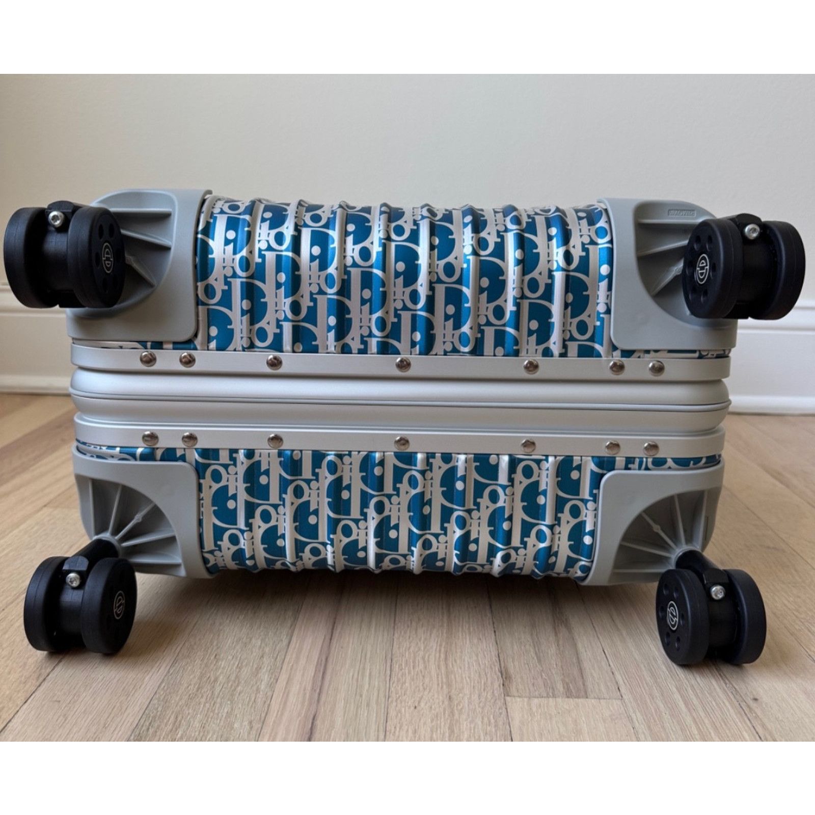 Dior Dior x Rimowa 4-Wheel Cabin Suitcase Aluminium Silver Size ONE SIZE - 14 Thumbnail