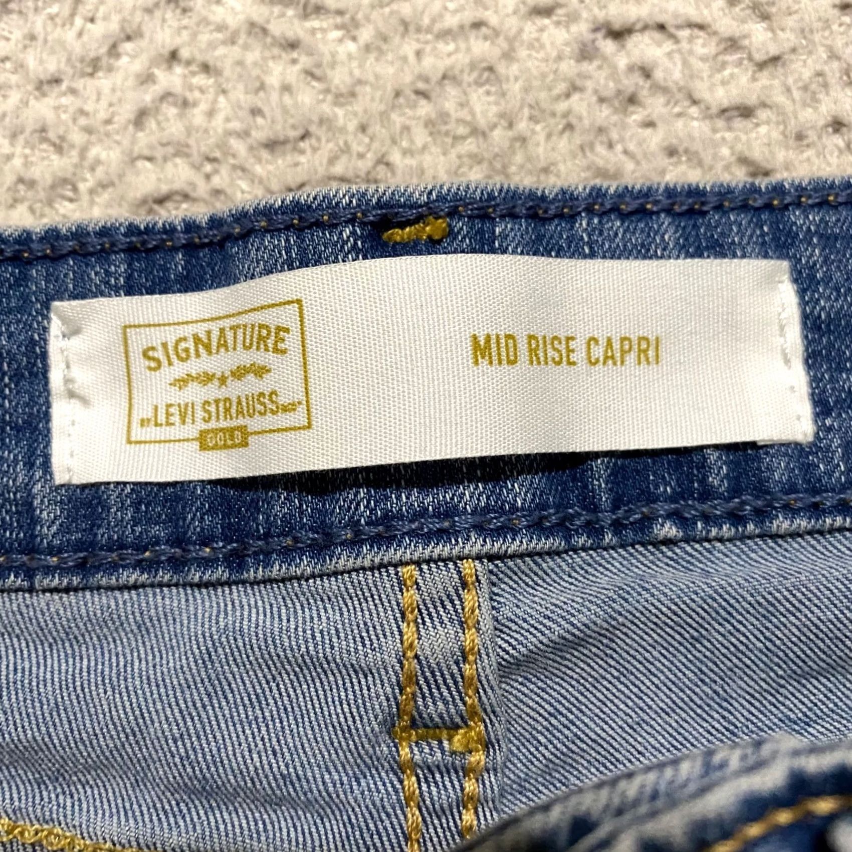 Levi's Levi's Signature Jeans Capri Womens sz 6 Blue Denim Medium Wash 5-Pocket Regular Inseam 22in Stretch Logo Vintage: No Size 28" / US 6 / IT 42 - 3 Thumbnail