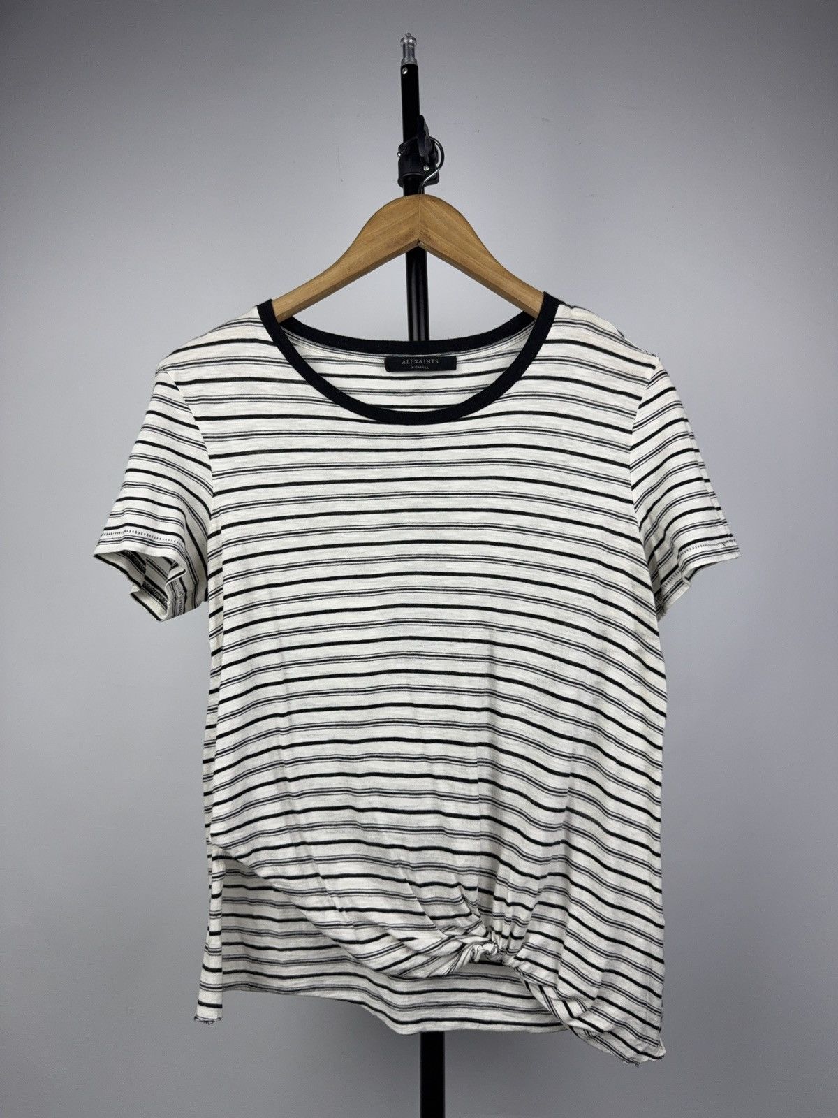 Allsaints AllSaints Striped Knotted Tee Minimalist Casual Top Size XS / US 0-2 / IT 36-38 - 1 Thumbnail