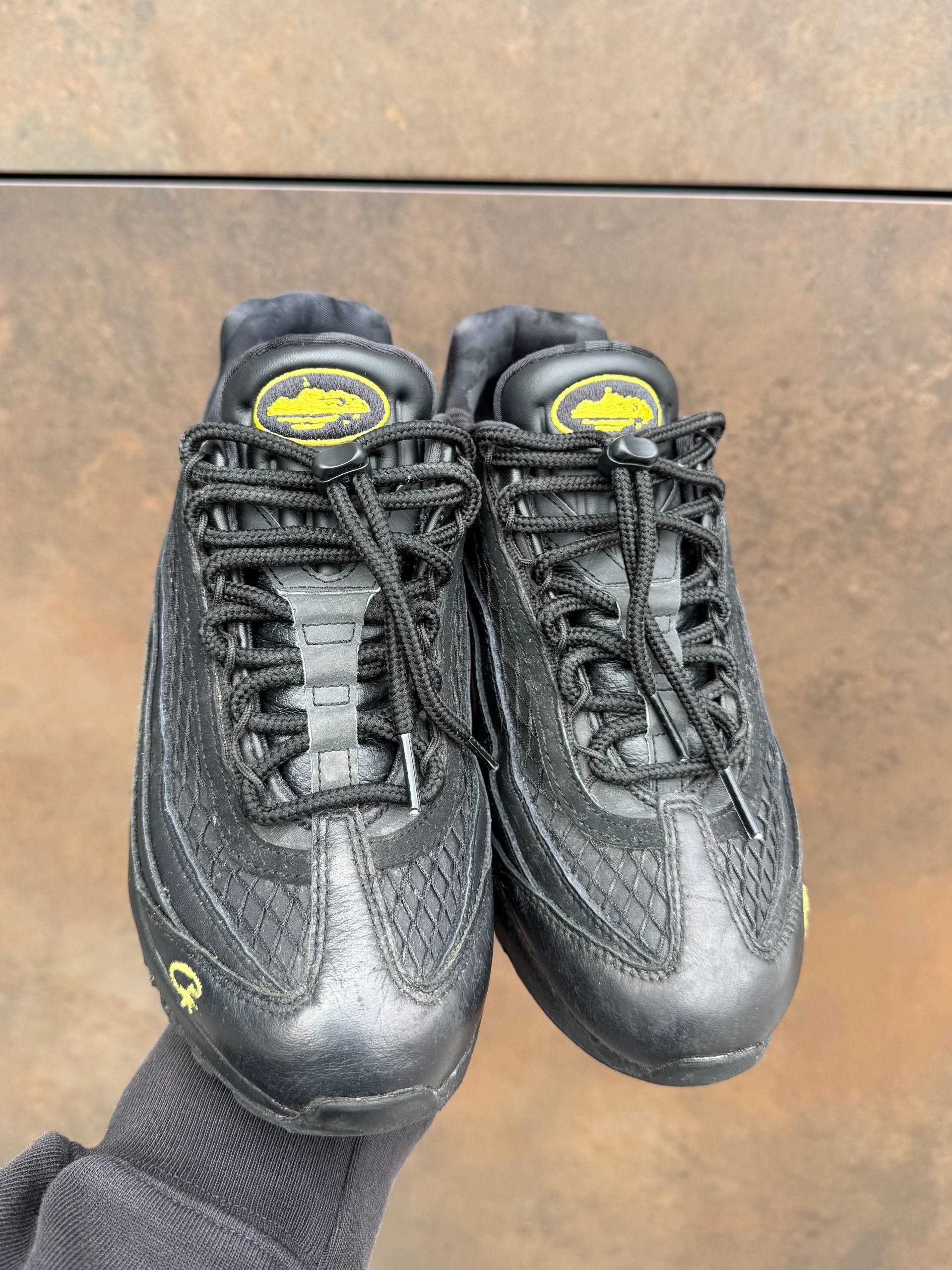 Corteiz × Nike Nike Air Max 95 x Corteiz Black Tour Yellow Honey FB2709-003 Size US 7 / EU 40 - 6 Thumbnail