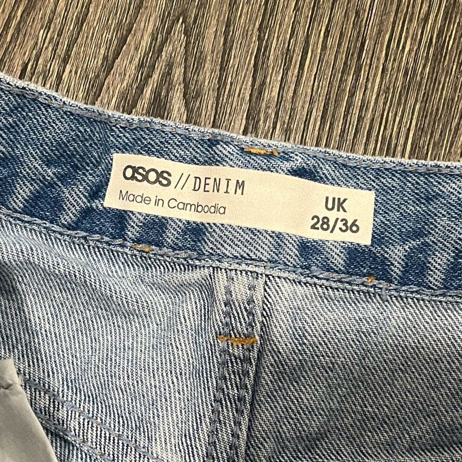 Asos ASOS Denim Blue Light Wash High Waisted Slim Mom Jeans28 Size 28" / US 6 / IT 42 - 5 Thumbnail