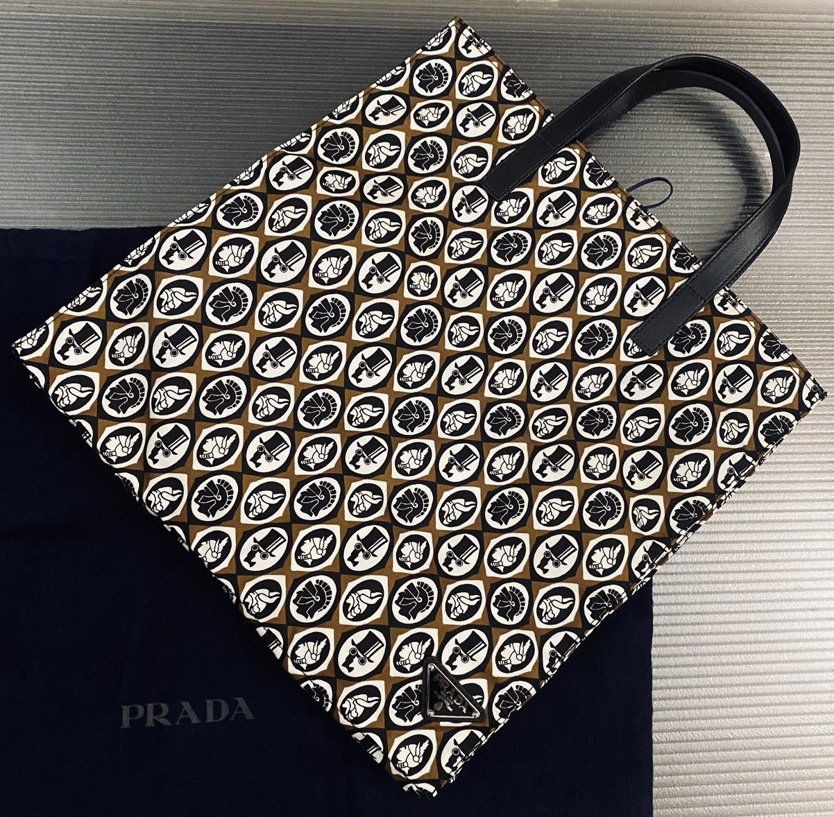Prada Prada 🇮🇹 tabacco esquire’s techno logo reversible tote NEW Size ONE SIZE - 7 Thumbnail