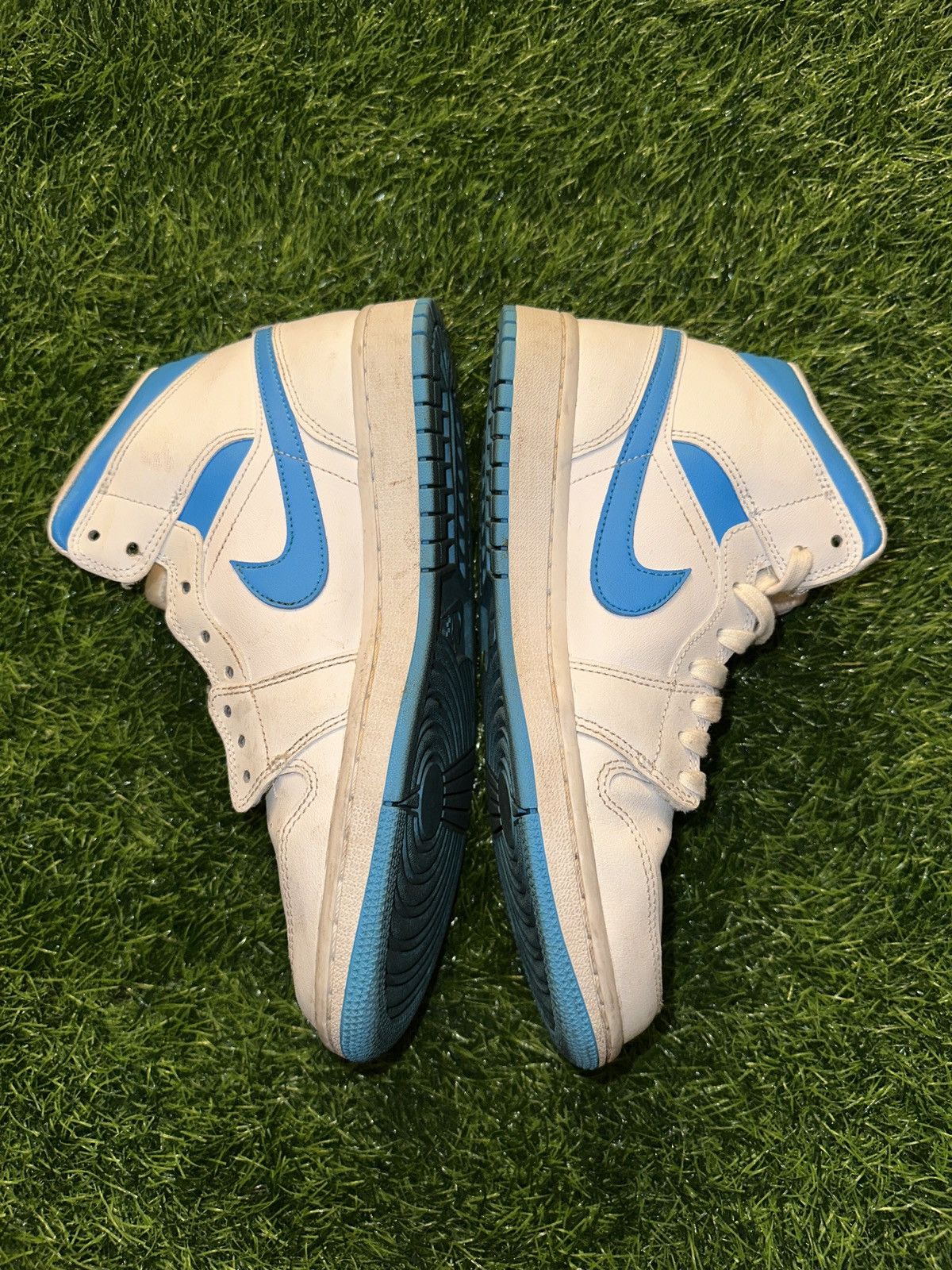 Jordan Brand Nike jordan 1 unc mid shoes size 9 Size US 9 / EU 42 - 4 Thumbnail