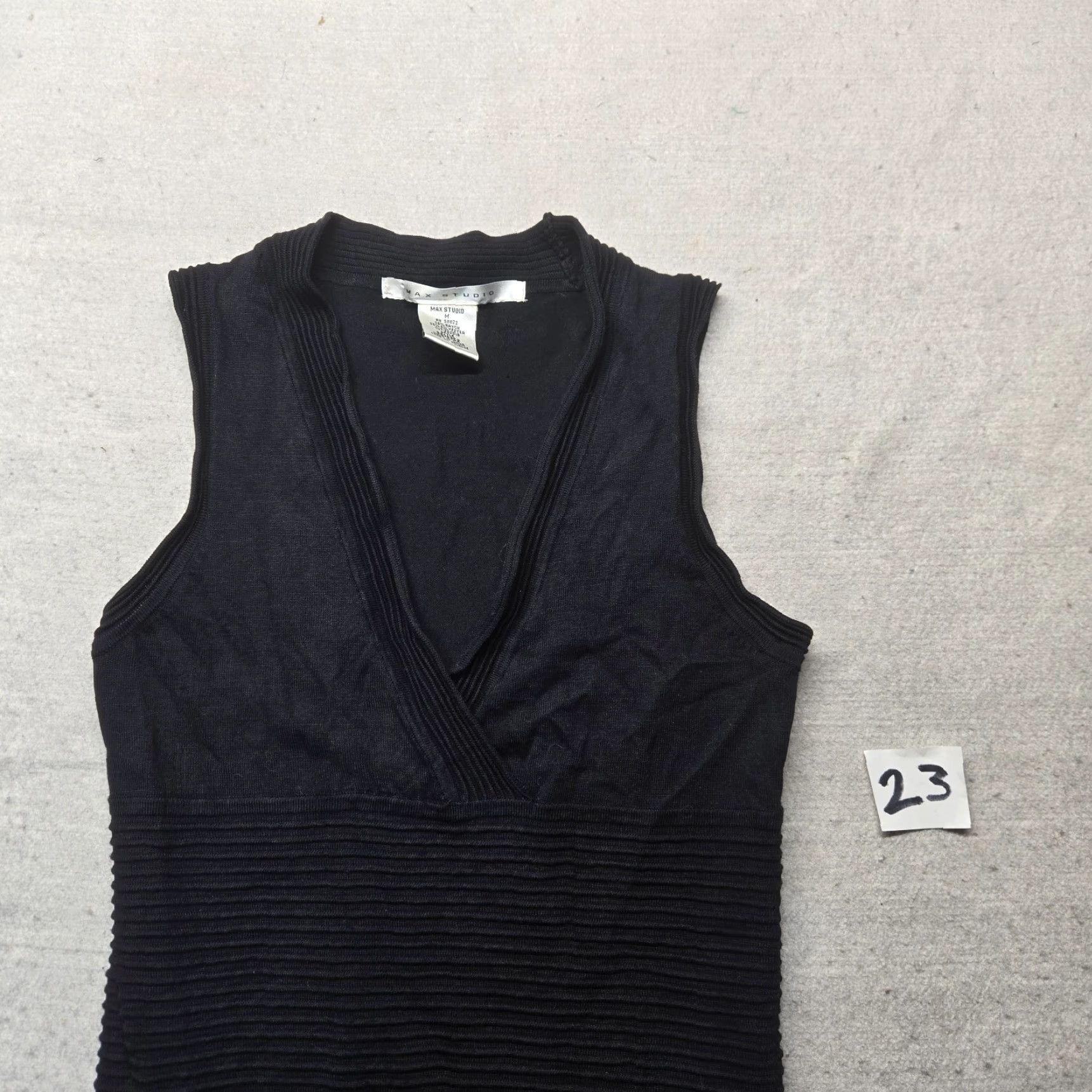 Vintage VINTAGE Max Studio Solid Black Sweater Dress Sleeveless Adult Women's Size M Medium Formal Size M / US 6-8 / IT 42-44 - 2 Thumbnail