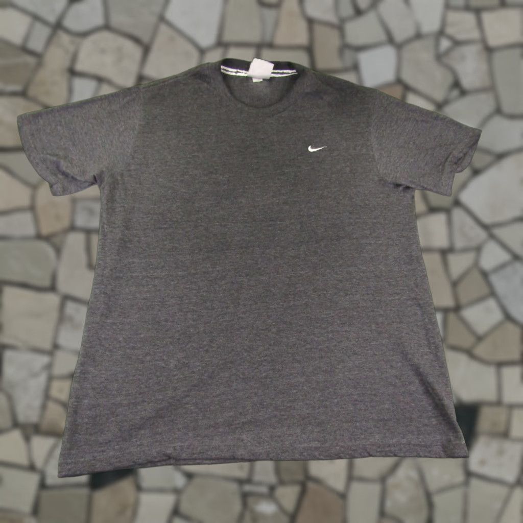 Nike VINTAGE Nike Shirt Mens M Gray Short Sleeve Athletic 90s 80s Y2K Logo Shirt Mens Size US M / EU 48-50 / 2 - 1 Thumbnail