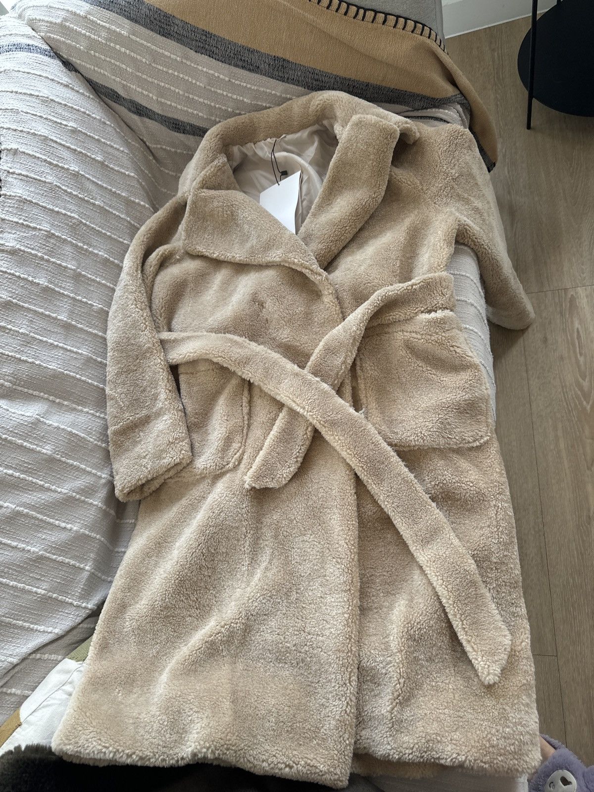 Designer Brand-new eco-friendly fur sample garment Size S / US 4 / IT 40 - 1 Thumbnail