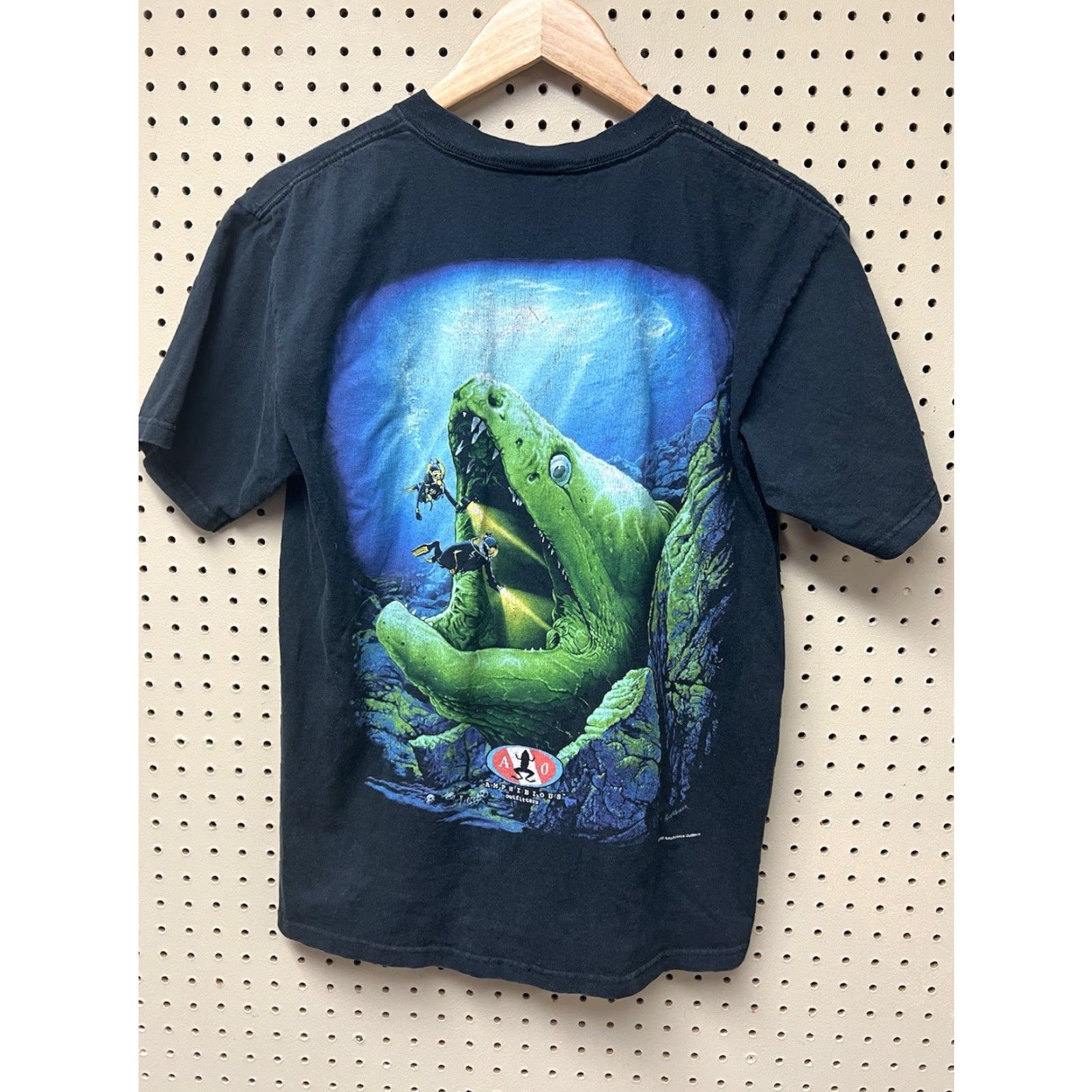 Fruit Of The Loom VINTAGE Fruit of the Loom T-Shirt Mens M Black Deep Sea Electric Eel Diving 90s Beach Nautical Fish Logo Pockets | Shirts | Mens | Black | 1990s Size US M / EU 48-50 / 2 - 2 Thumbnail