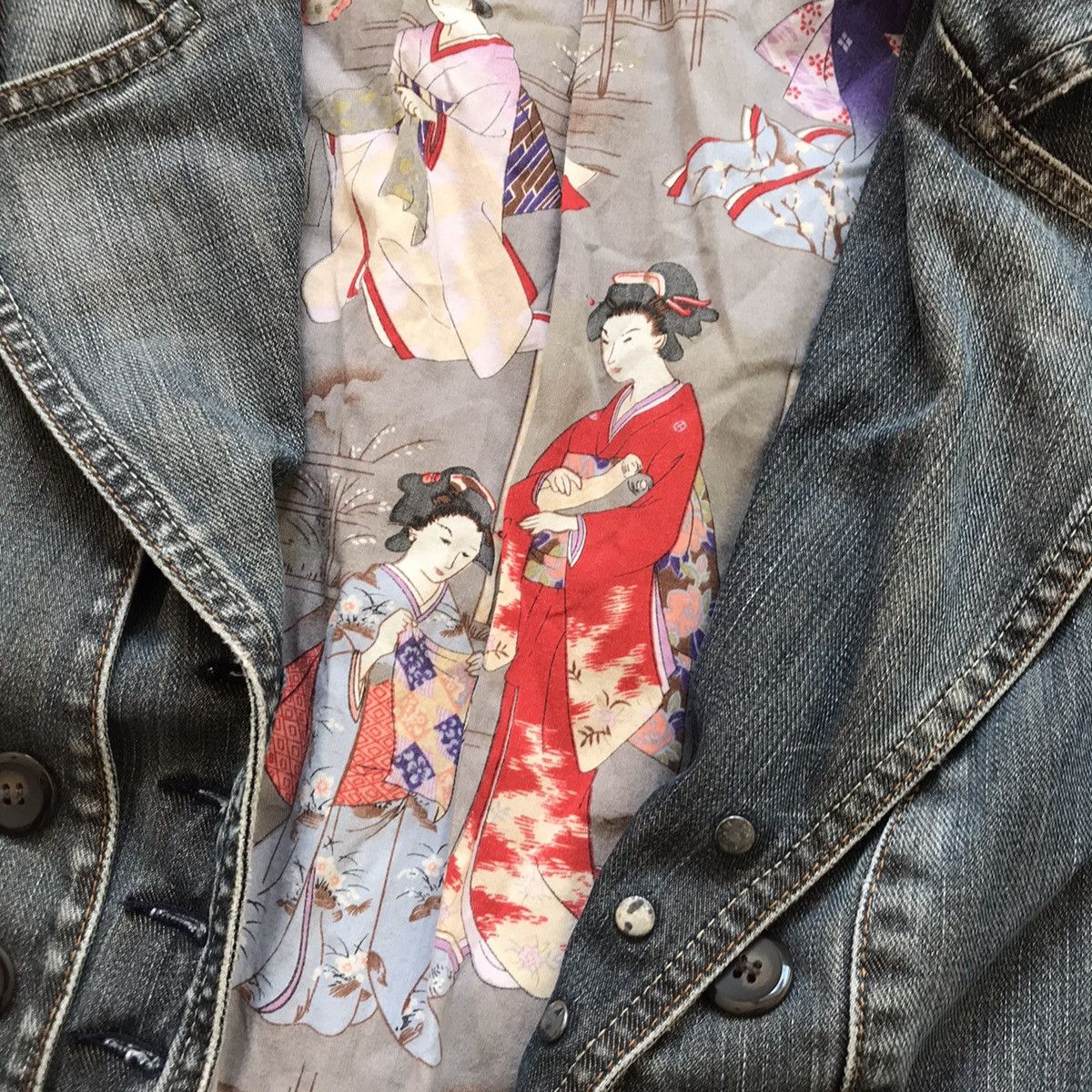 Vintage Vintage 90s Faded Thrashed Denim Jacket Grunge Streetwear XL Size XL / US 12-14 / IT 48-50 - 6 Thumbnail