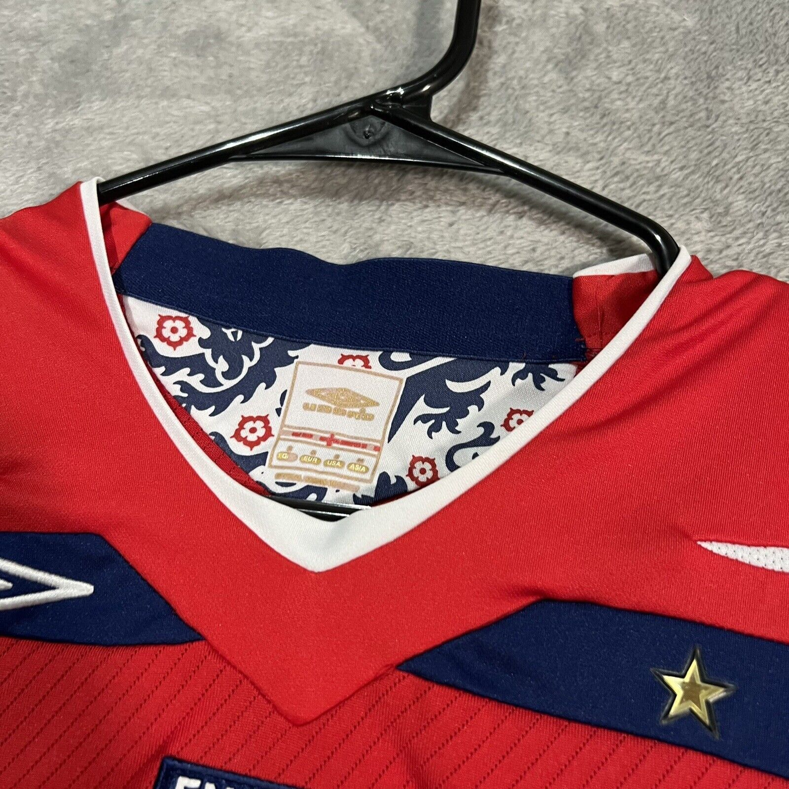 Umbro England Soccer Jersey Men's Large Red 2009 Umbro National Size US L / EU 52-54 / 3 - 4 Thumbnail