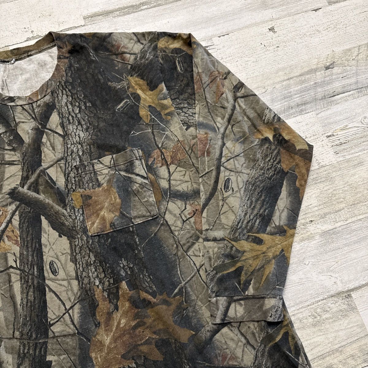 Realtree Vintage Realtree Camouflage Longsleeve Pocket T-Shirt XXL Size US XXL / EU 58 / 5 - 3 Thumbnail