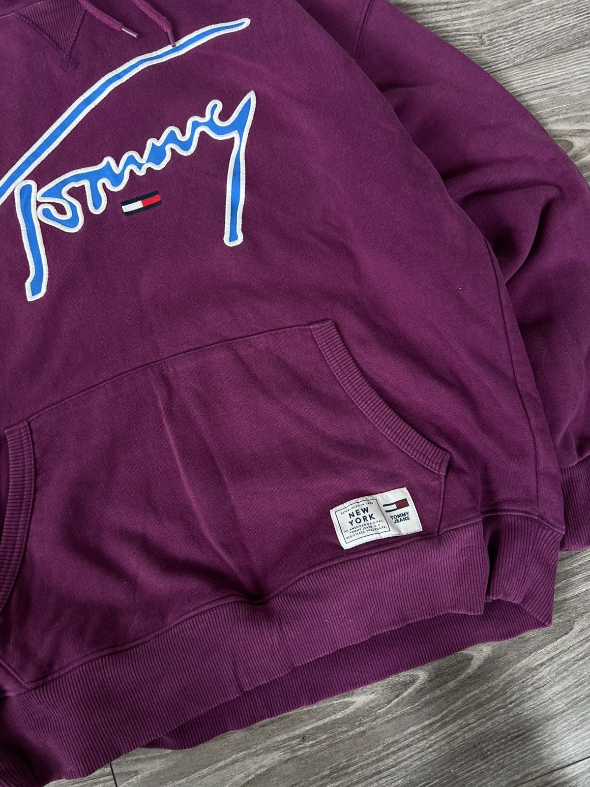 Tommy Hilfiger Tommy Hilfiger Jeans Signature Big Logo Purple Hoodie Size US L / EU 52-54 / 3 - 12 Thumbnail