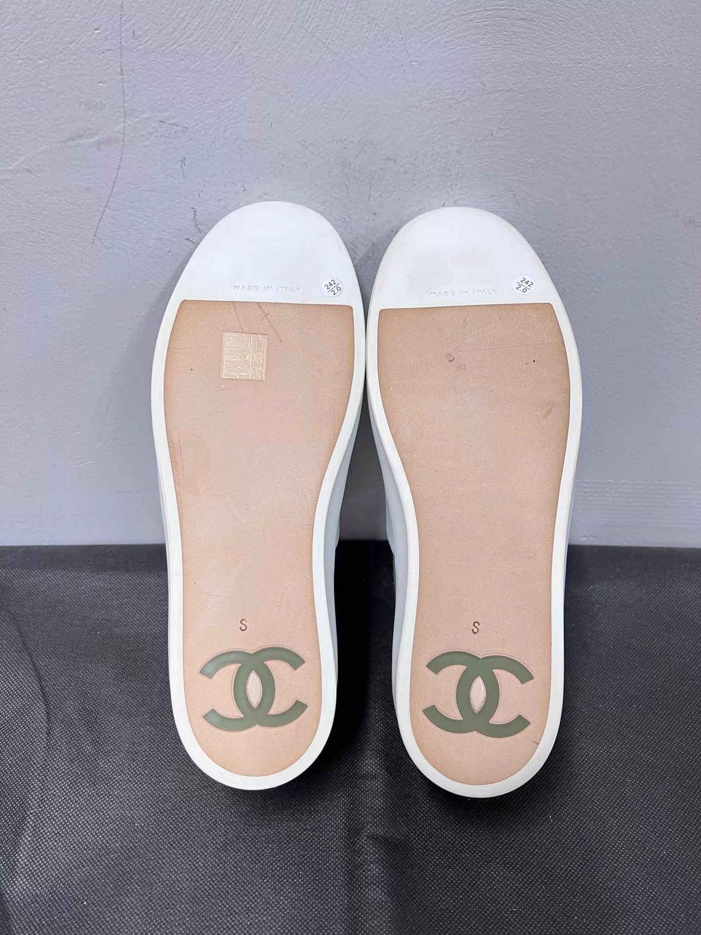 Chanel Chanel Women's Colorblock Fabric Slip-On Sneaker 38.5 Size US 8 / IT 38 - 7 Thumbnail