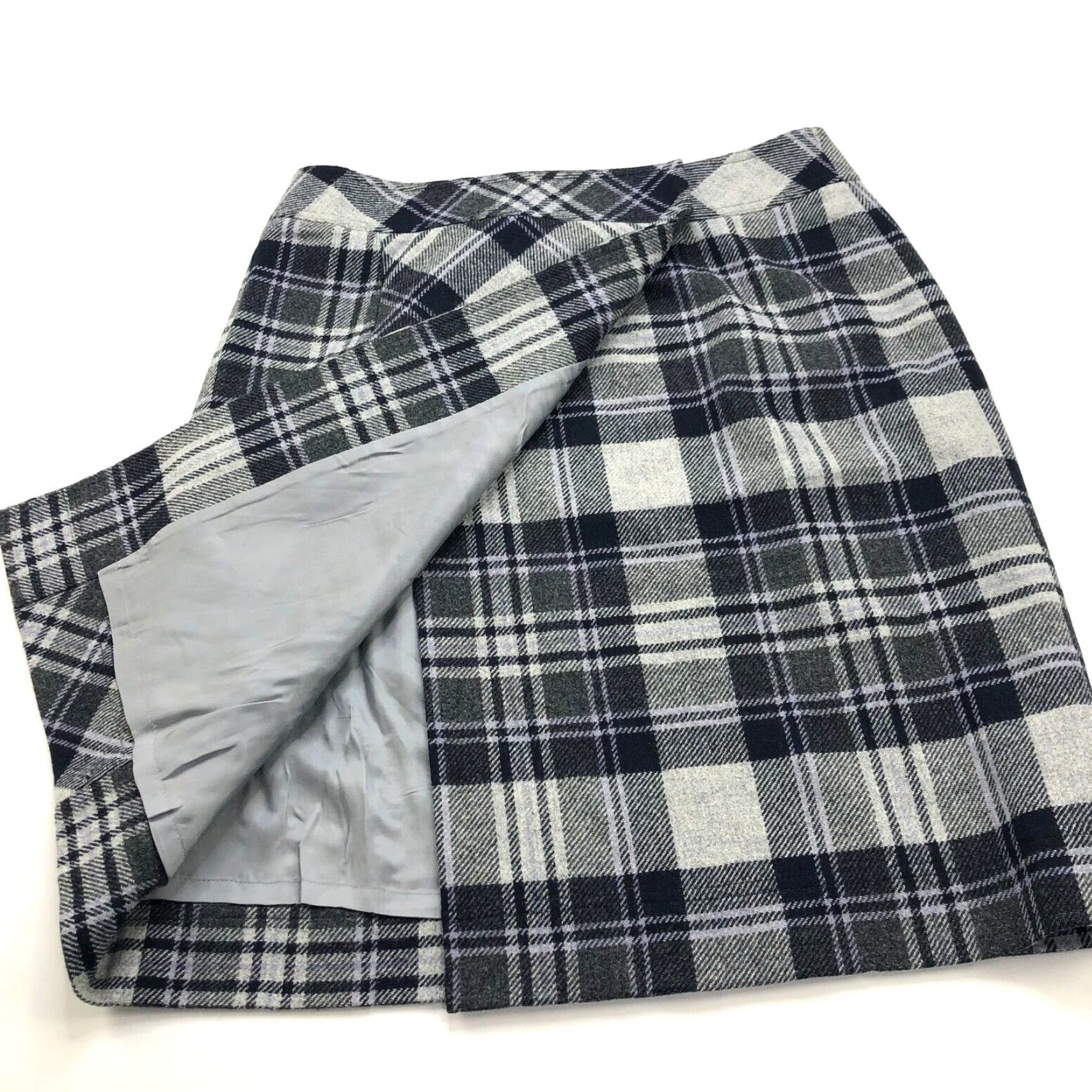 Brooks Brothers Brooks Brothers Wrap Skirt 8 Plaid Button Non Lined Gray Blue Wool Wool Blend Short Womens Size 30" / US 8 / IT 44 - 2 Thumbnail