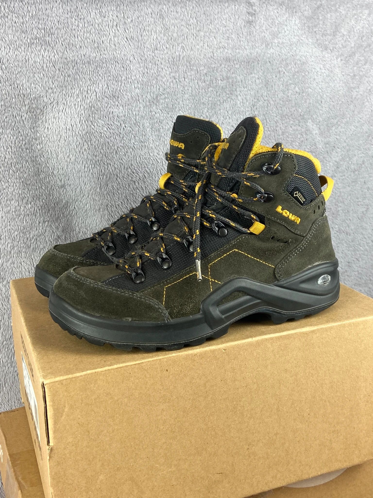 LOWA Lowa trekking boots khaki outdoor hiking goretex premium Size US 5 / EU 37 - 1 Thumbnail