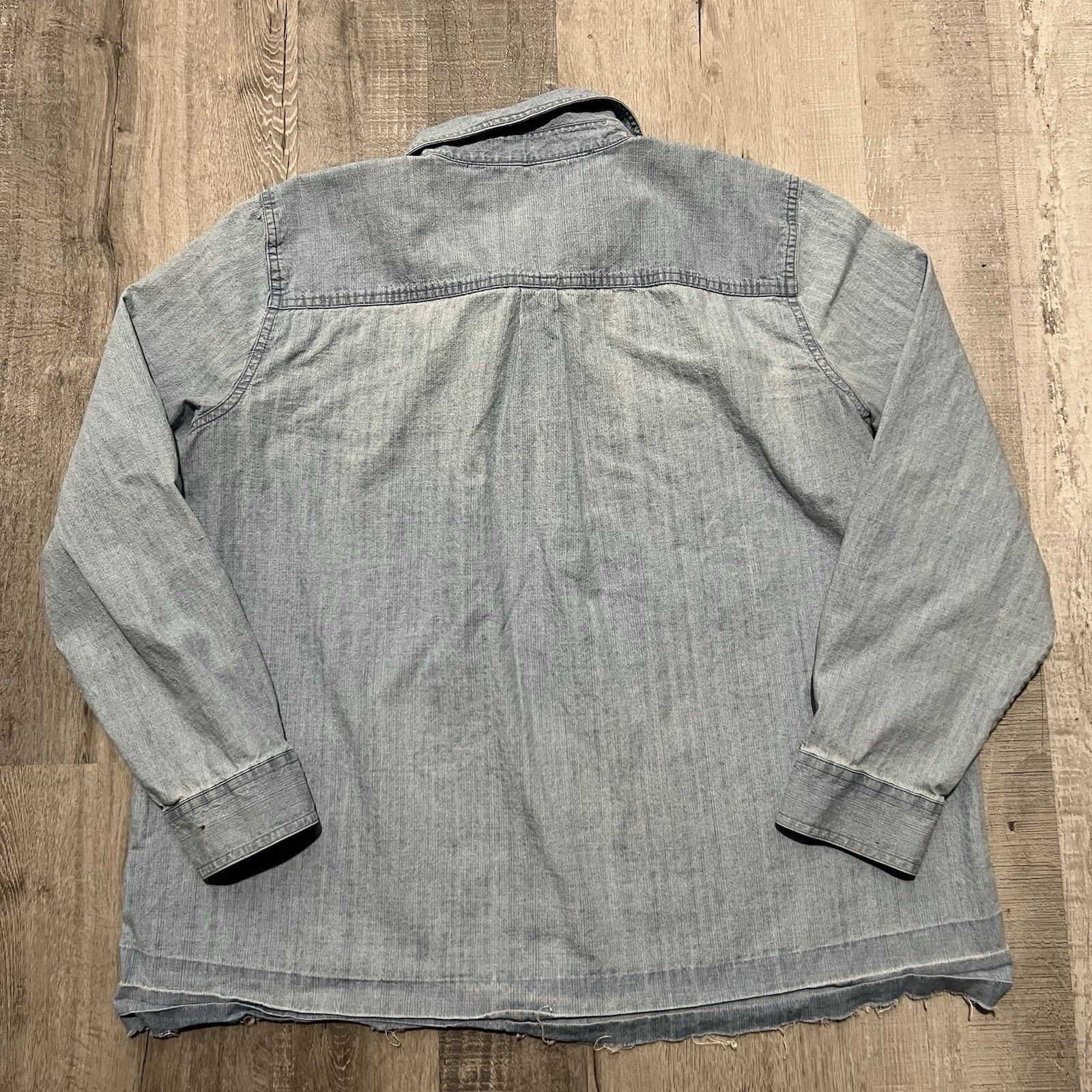 Karl Lagerfeld Karl Lagerfield Paris Denim Snap Closure Distressed Shirt Size US M / EU 48-50 / 2 - 3 Thumbnail