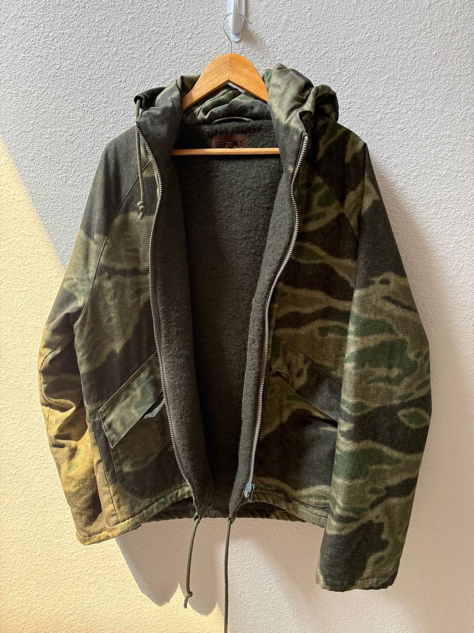 Yeezy Yeezy Season 3 Tiger Camo Parka Size US S / EU 44-46 / 1 - 1 Thumbnail