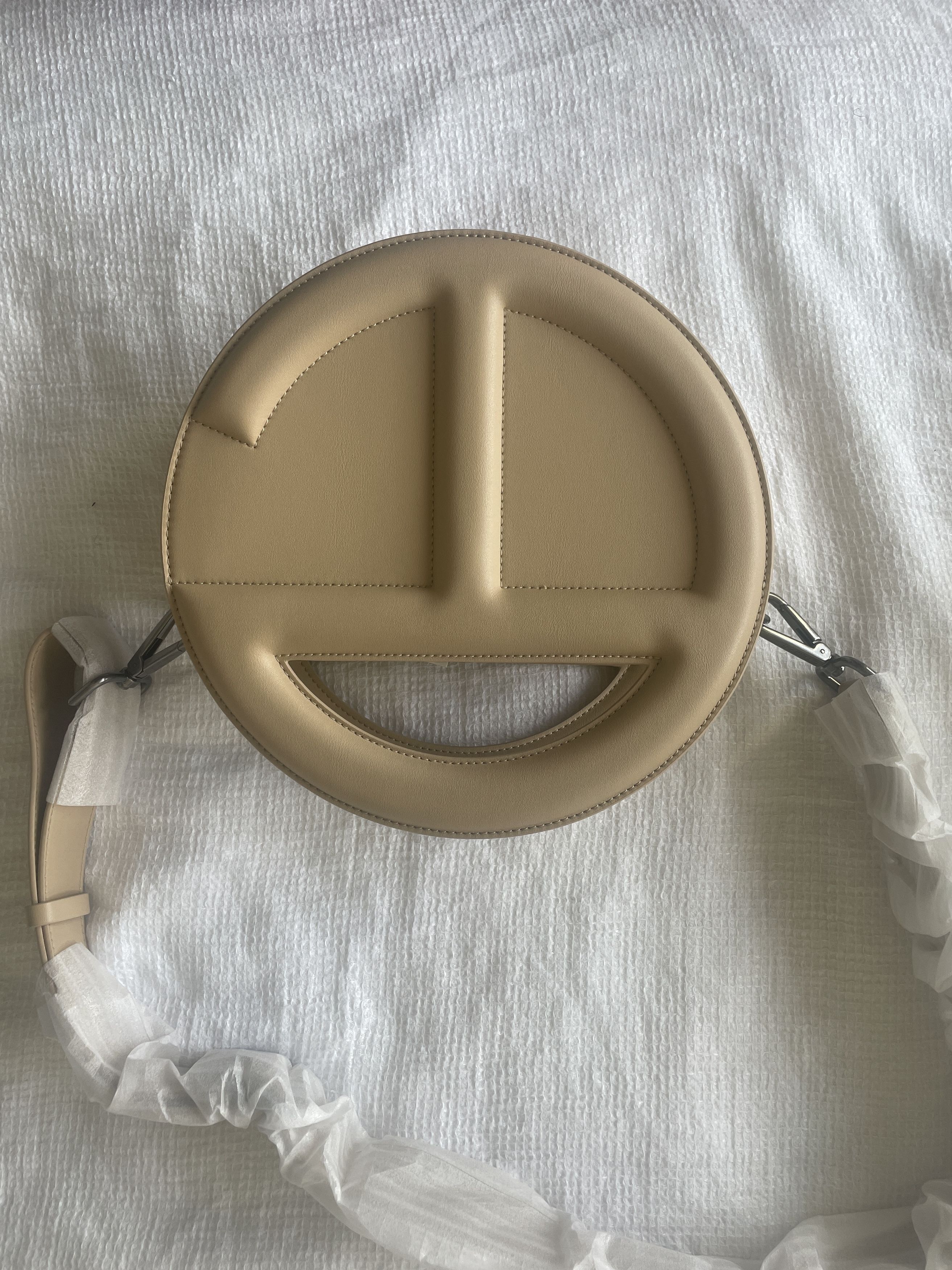 Telfar RARE Round Telfar Circle Bag in Cream Size ONE SIZE - 2 Thumbnail