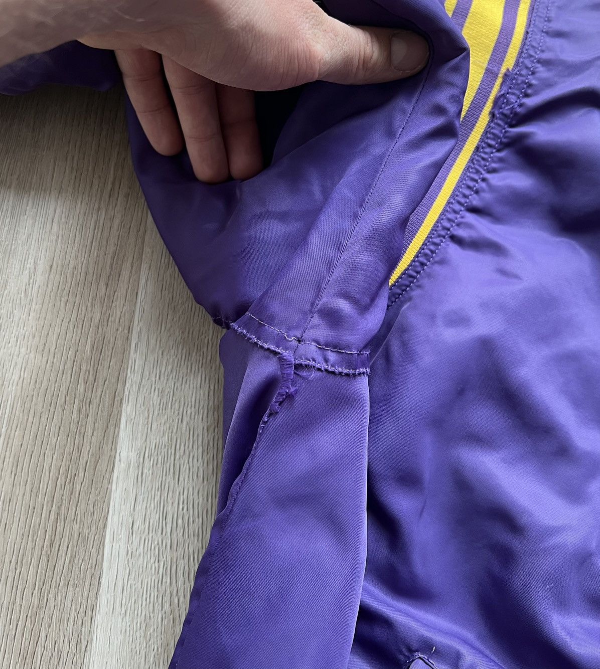 NBA × Vintage Vintage 80-90s NBA L.A. Lakers Purple Bomber Varsity Jacket Size US L / EU 52-54 / 3 - 3 Thumbnail