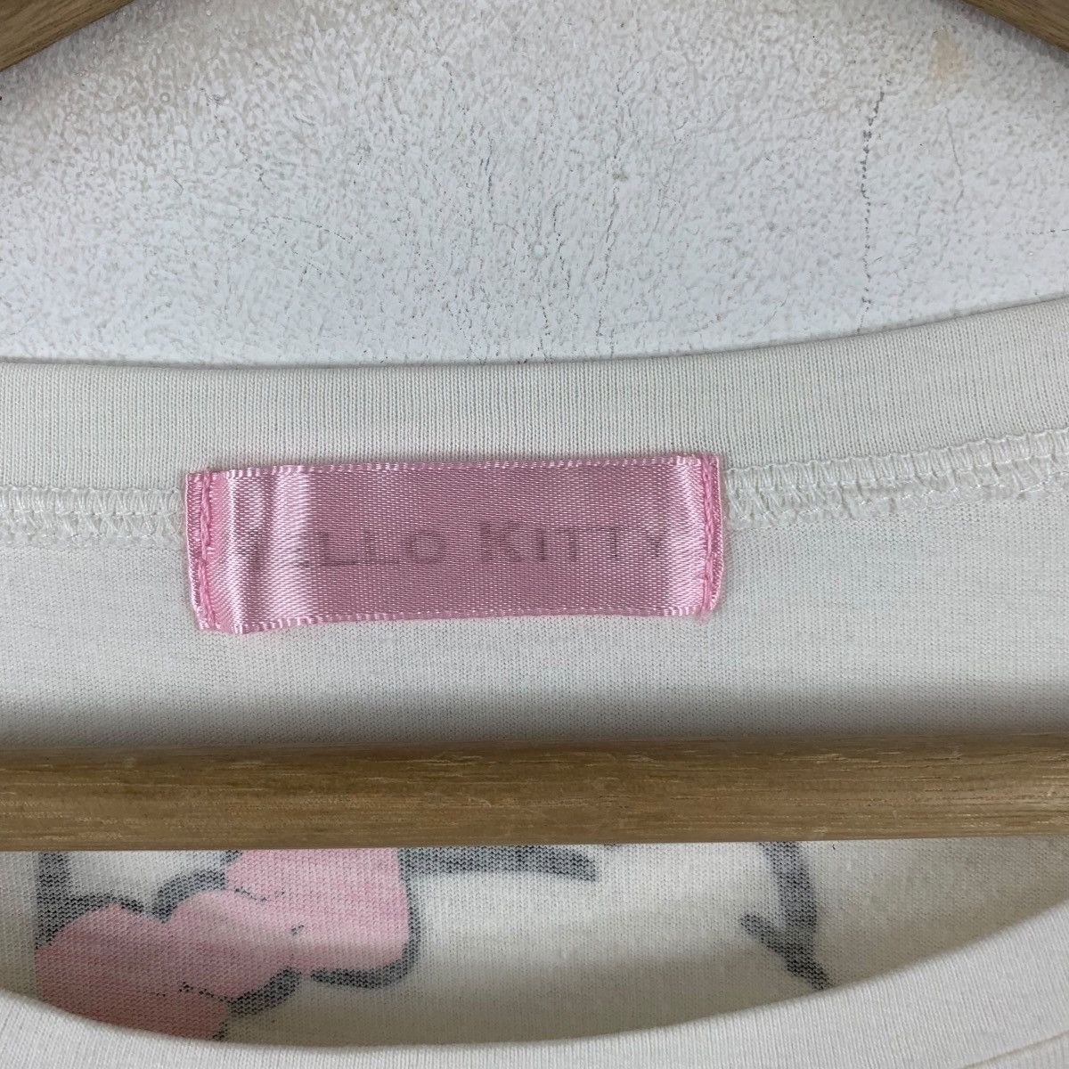 Vintage HELLO KITTY JAPAN 2016 Collection I Love Spell Out Tee Shirt Size S / US 4 / IT 40 - 7 Thumbnail