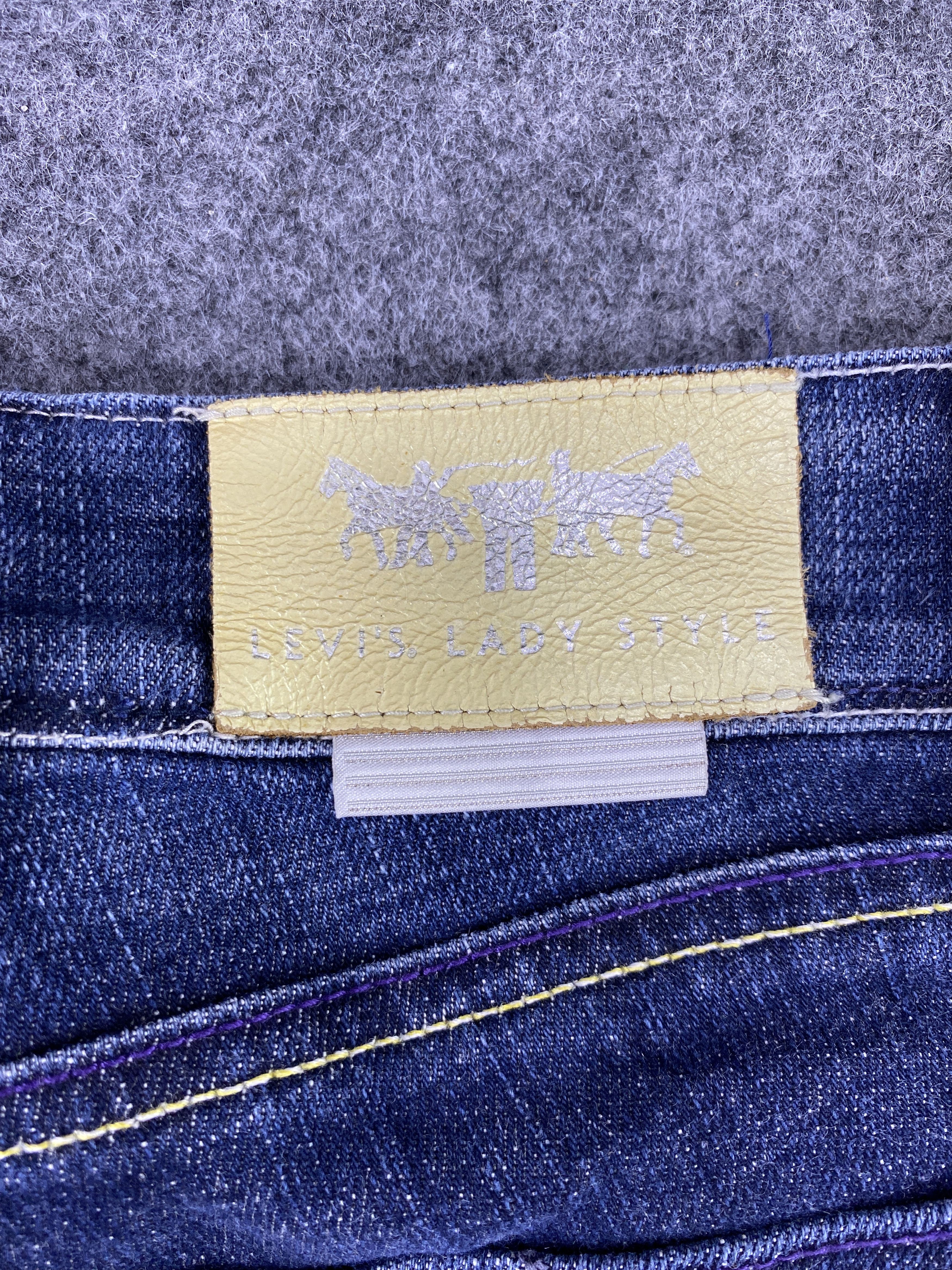 Levi's Vintage Levi's Blue Wash Flare Jeans - J1065 Size 25" / US 0 / IT 36 - 13 Thumbnail