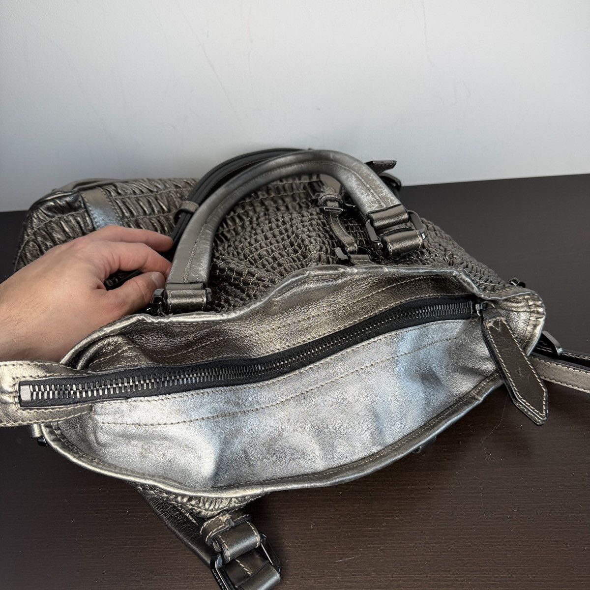 Burberry Burberry Silver Leather Runaway Calf Skin Curvy Bag Size ONE SIZE - 18 Thumbnail