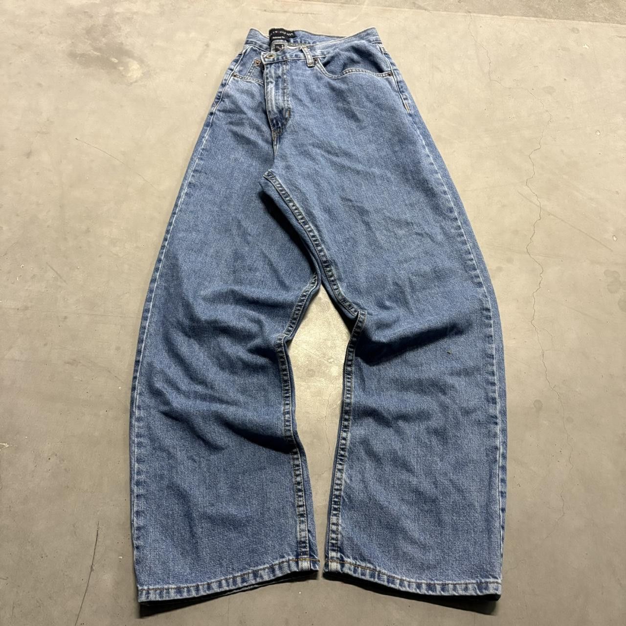 Tommy Hilfiger × Vintage Crazy Vintage Y2K/2000s Baggy Tommy Hilfiger Medium Wash Skater Style Denim Jeans! Size US 34 / EU 50 - 3 Thumbnail
