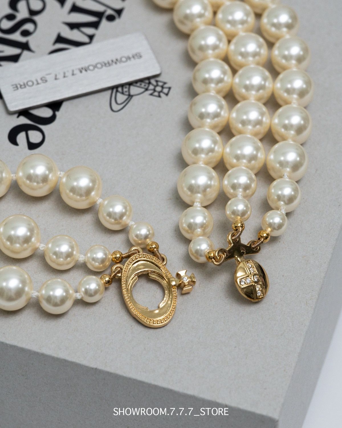 Vivienne Westwood Vivienne Westwood Three-Row Pearl Bas Relief Choker Size ONE SIZE - 5 Thumbnail