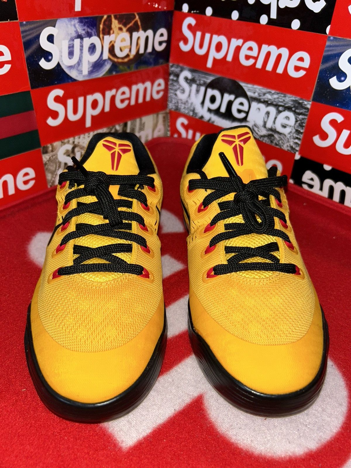 Nike Nike Kobe 9 EM GS 'Bruce Lee' 653593-700 size 4y VNDS Size US 5 / EU 37 - 2 Thumbnail