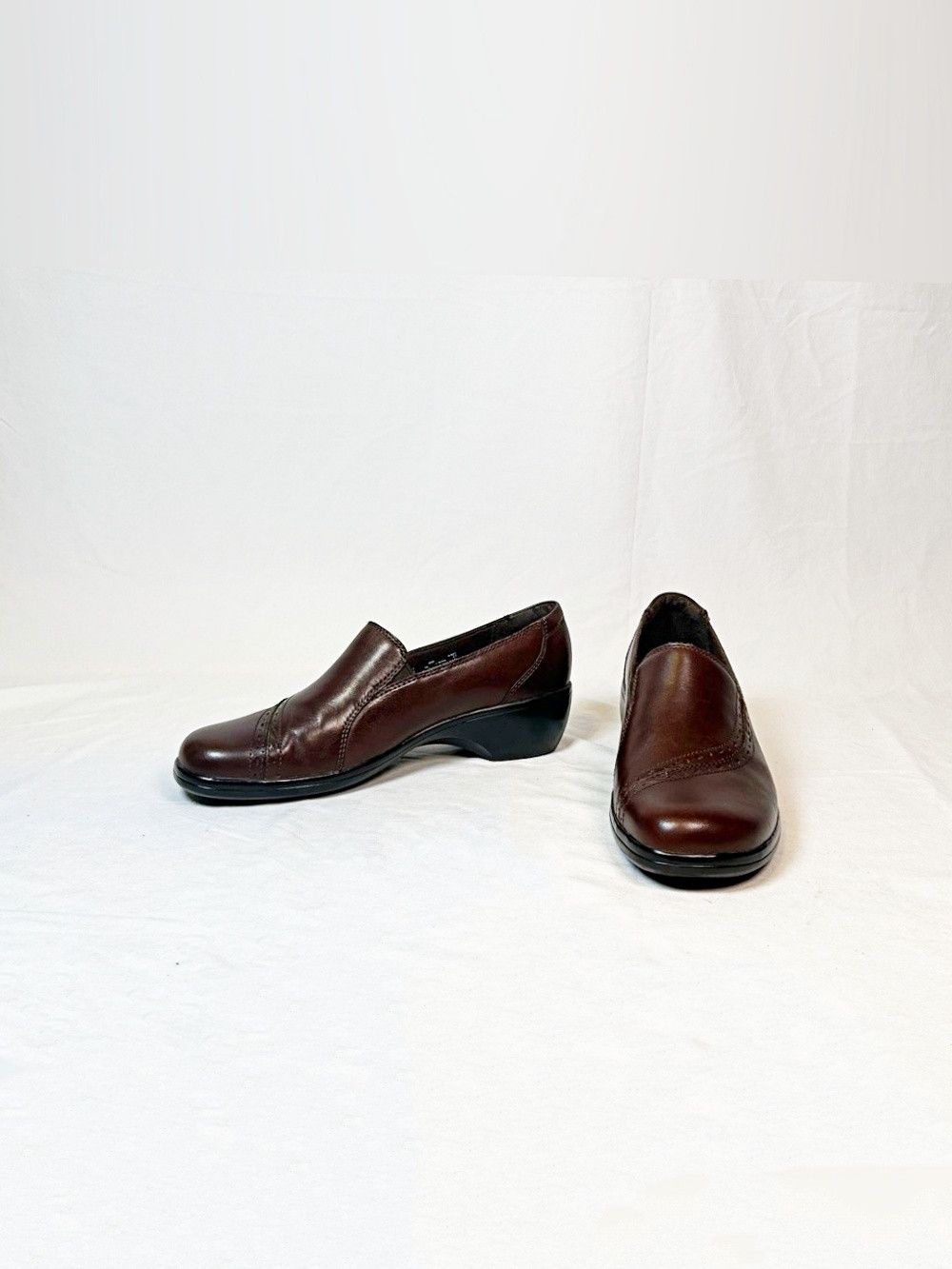Clarks Clarks Womens Brown Leather Slip-on Loafers~8~ Size US 8 / IT 38 - 2 Thumbnail