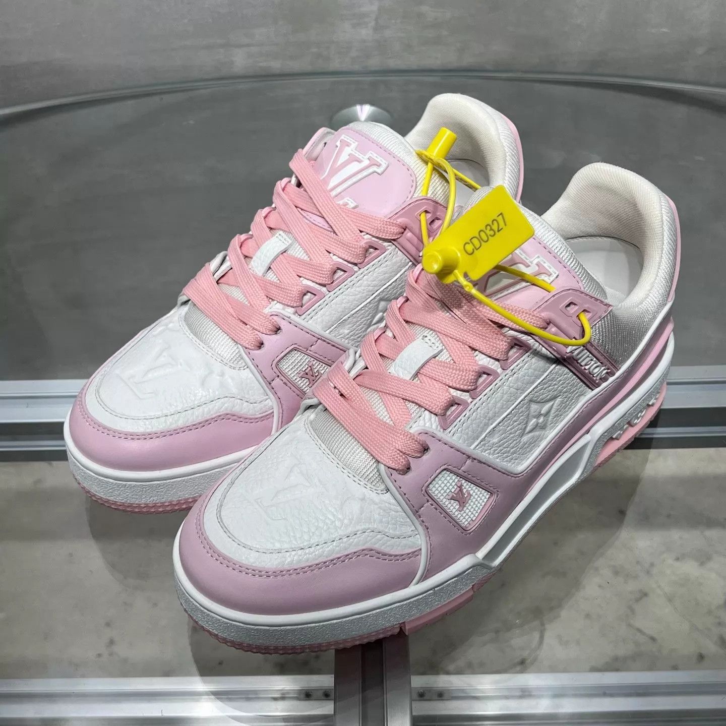 Louis Vuitton Louis Vuitton Trainer White/Pink Women's UK2.5/36.5 New Size US 6 / IT 36 - 2 Thumbnail