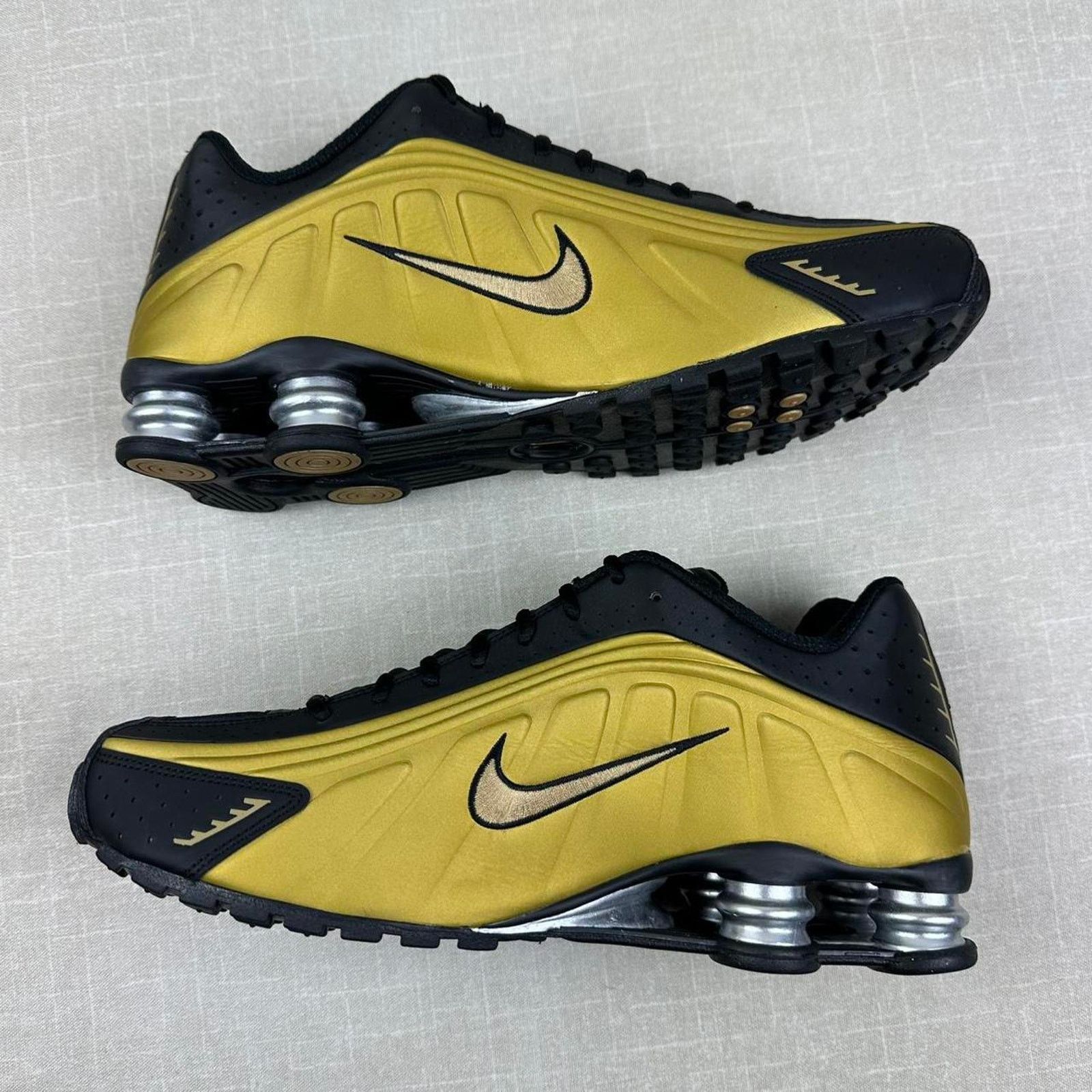 Nike 💛 Nike Shox R4 "Metallic Gold" 11M Size US 11 / EU 44 - 4 Thumbnail