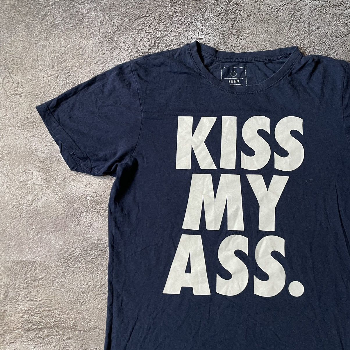 Vintage Vintage Y2K ADULT LOGO FUNNY KISS ASS BuyTee L Size US L / EU 52-54 / 3 - 4 Thumbnail