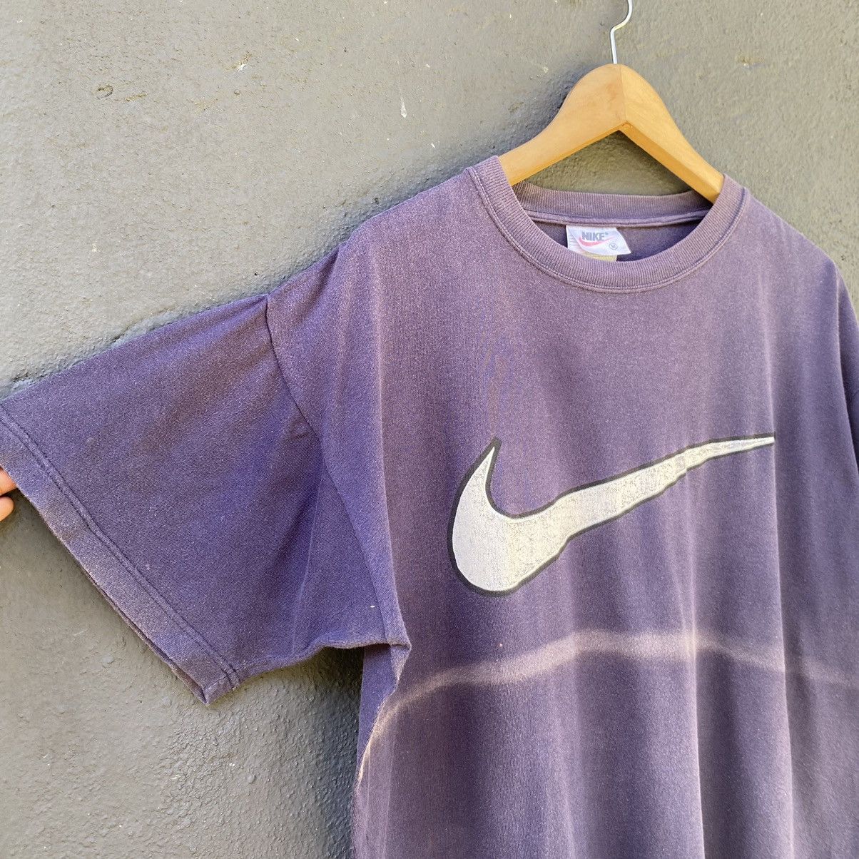 Nike Thrashed Faded Vintage Y2K Nike Swoosh ERD GRUNGE BOXY TEE Size US L / EU 52-54 / 3 - 2 Thumbnail