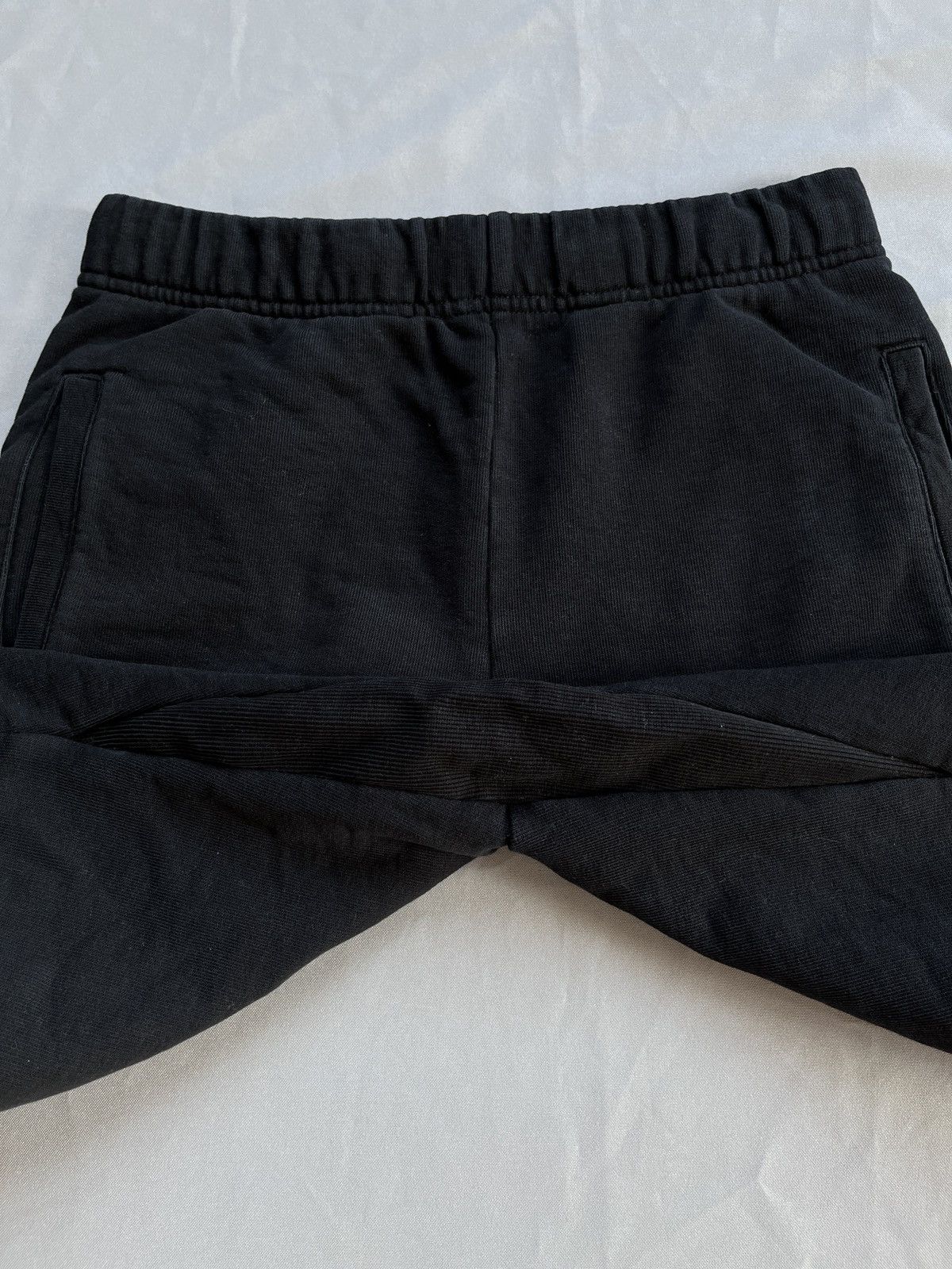 Carhartt Wip Carhartt Wip Pocket Sweat Shorts Black Size US 28 / EU 44 - 6 Thumbnail