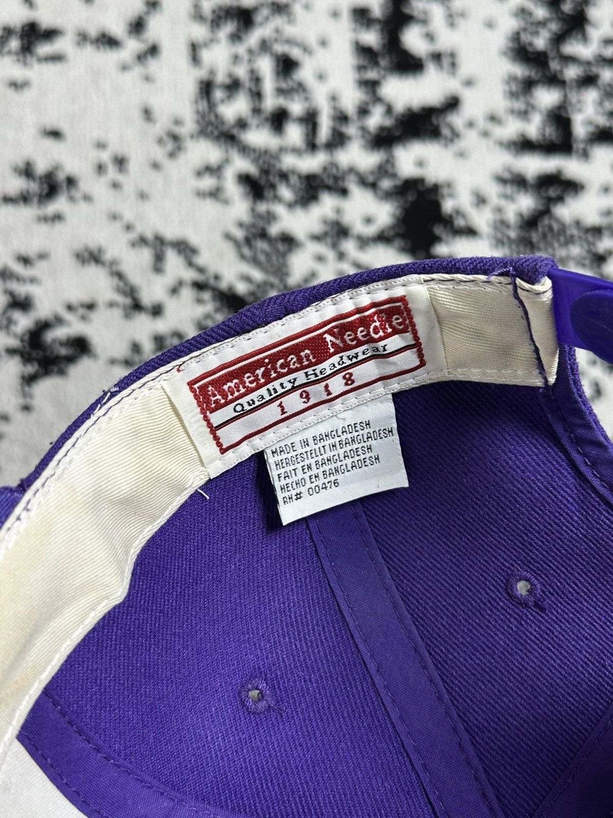 American Needle Washington Huskies NCAA Vintage Hat Size ONE SIZE - 6 Thumbnail