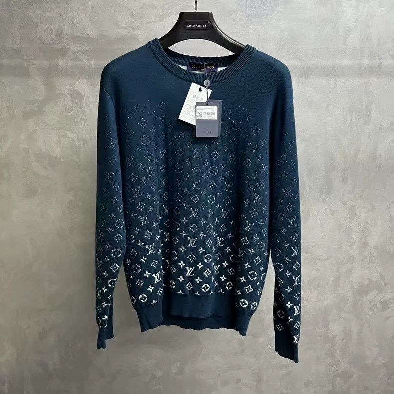 Louis Vuitton Louis Vuitton Blue logo letter jacquard gradient crew neck Size US M / EU 48-50 / 2 - 1 Thumbnail