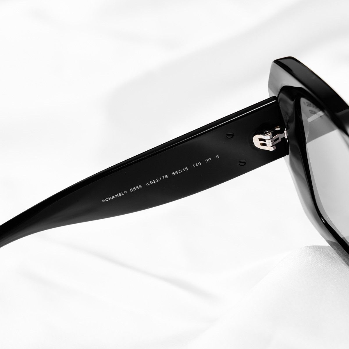 Chanel CHANEL 0CH5555 C622T8 SUNGLASSES Size ONE SIZE - 5 Thumbnail