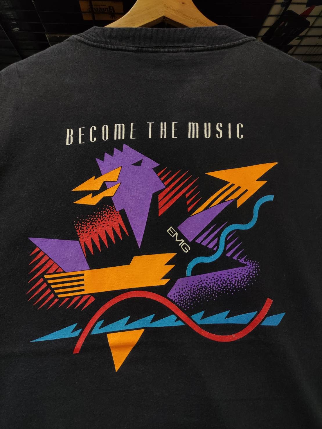 Band Tees Vtg 90's EMG Pickups "Become The Music" Art Design T-Shirt Size US XL / EU 56 / 4 - 1 Thumbnail