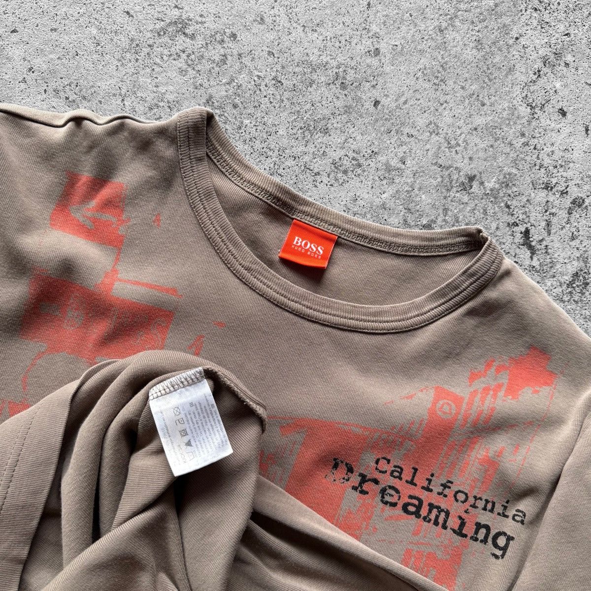 Hugo Boss Hugo Boss California Dreaming Mens Vintage Y2K Beige T-Shirt Size US S / EU 44-46 / 1 - 3 Thumbnail