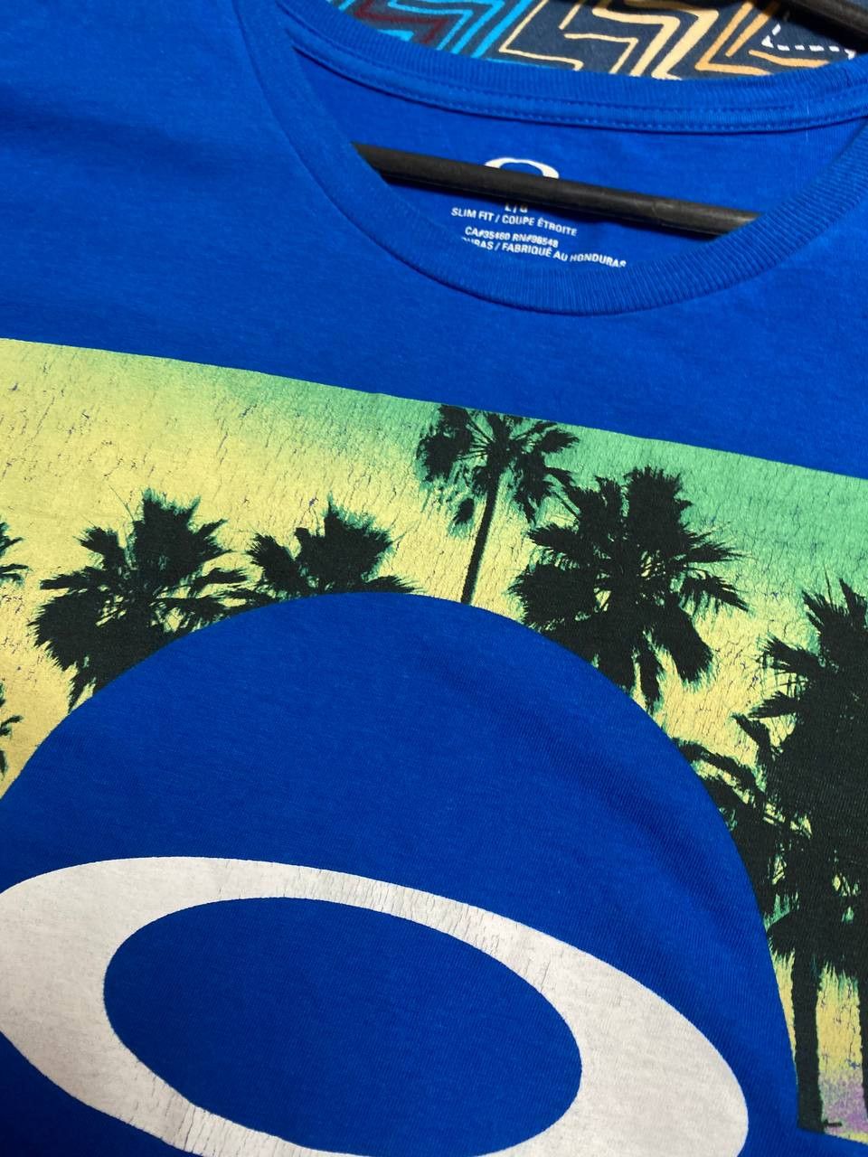 Oakley Streetwear T-Shirt Oakley big logo blue Y2K Vintage Size US L / EU 52-54 / 3 - 11 Thumbnail